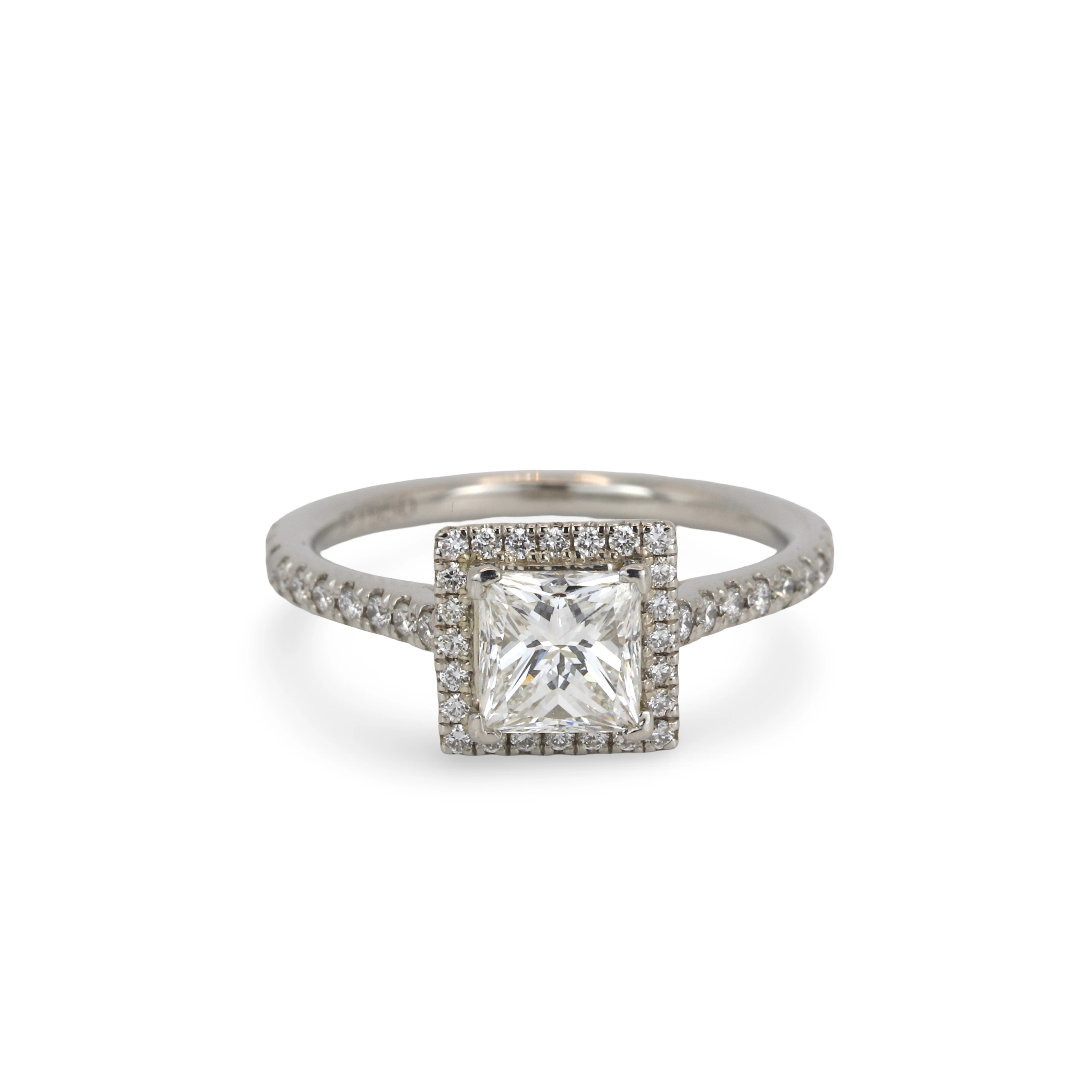 PLATINUM DIAMOND SOLITAIRE RING.