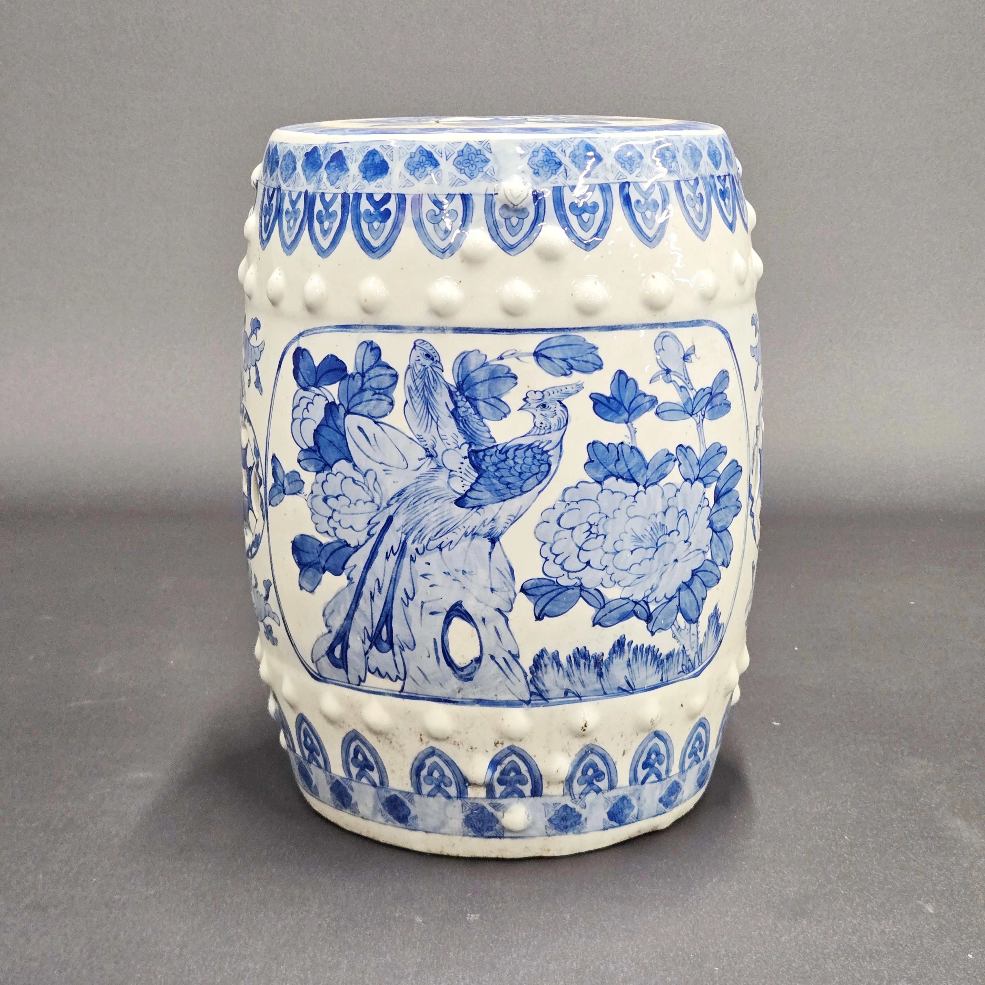 CHINESE PORCELAIN GARDEN STOOL.