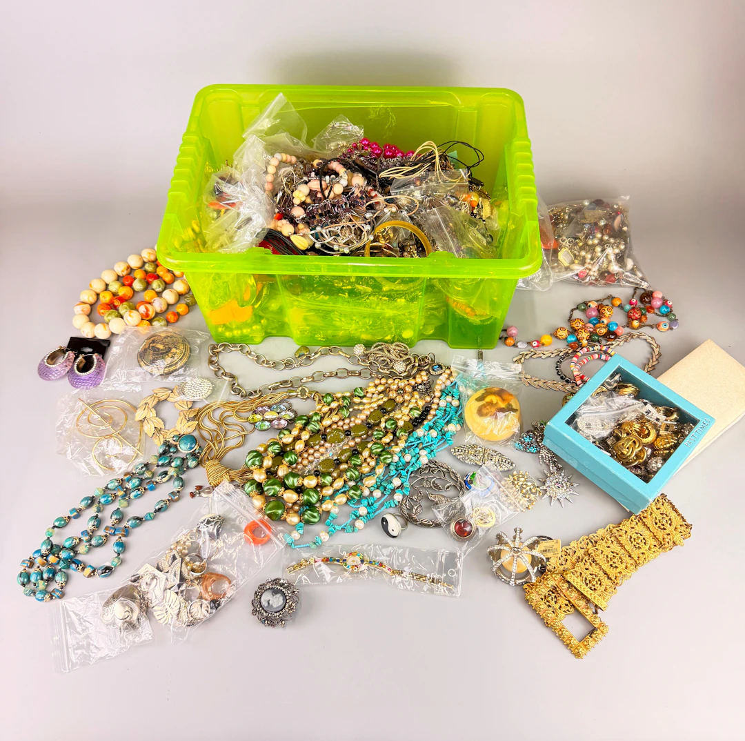 QTY COSTUME JEWELLERY.