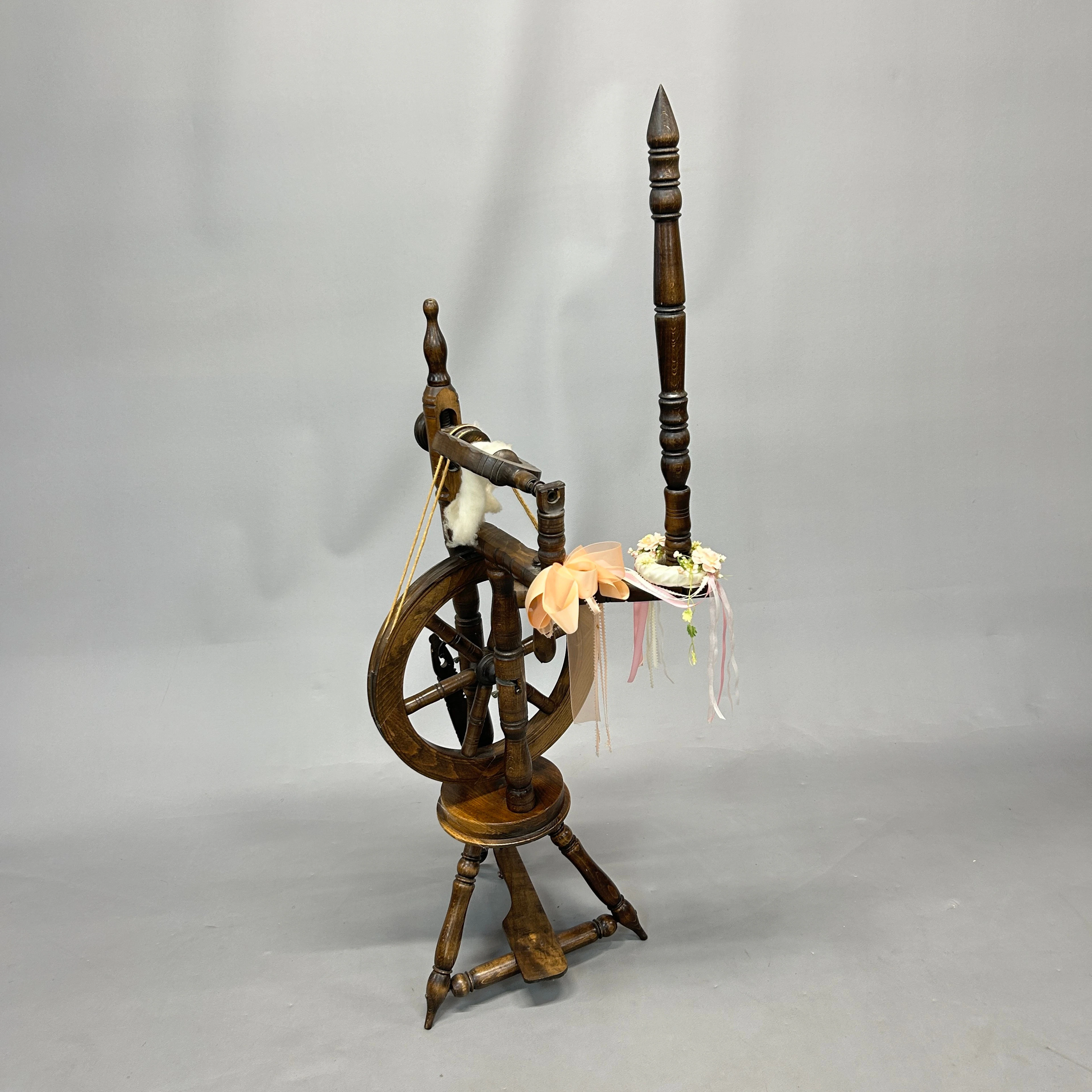 OAK SPINNING WHEEL.