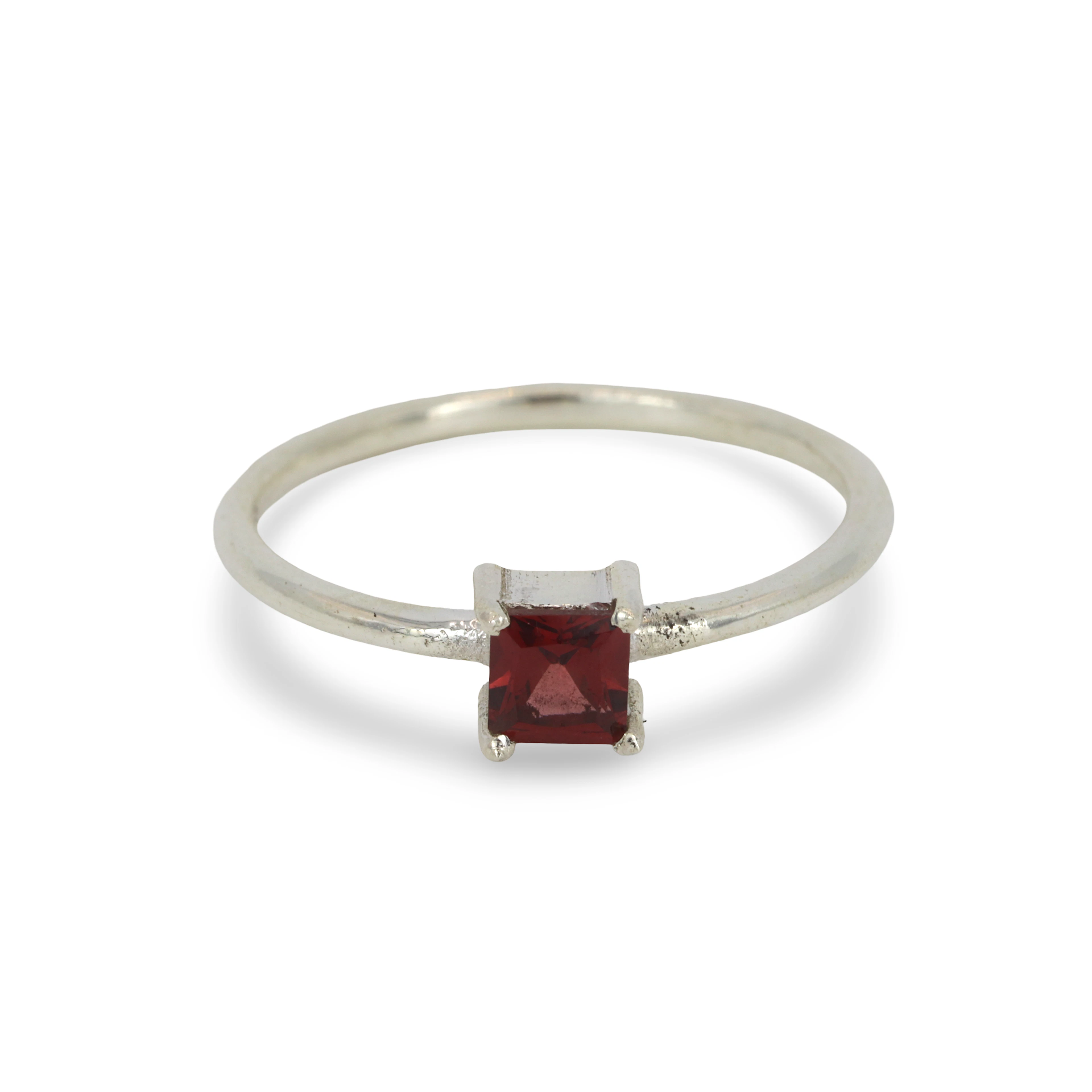 PRINCESS CUT GARNET SILVER RING.
