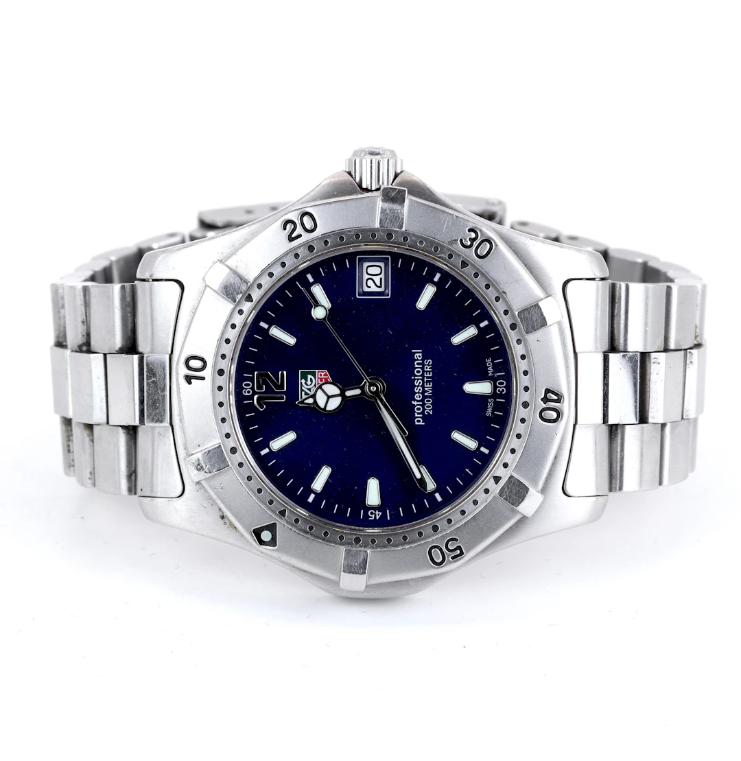 TAG HEUER WRISTWATCH.