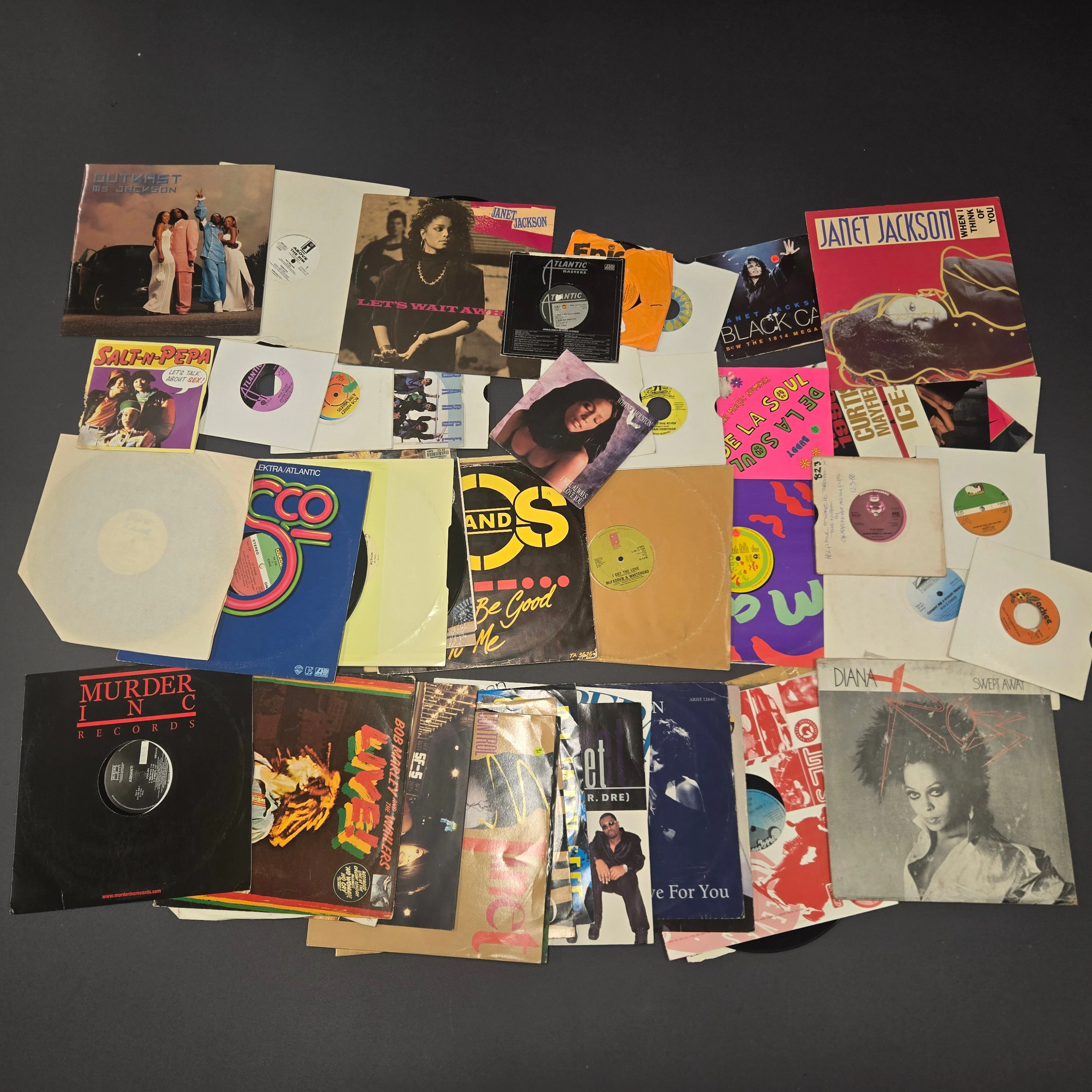 MIXED GROUP OF RECORDS.