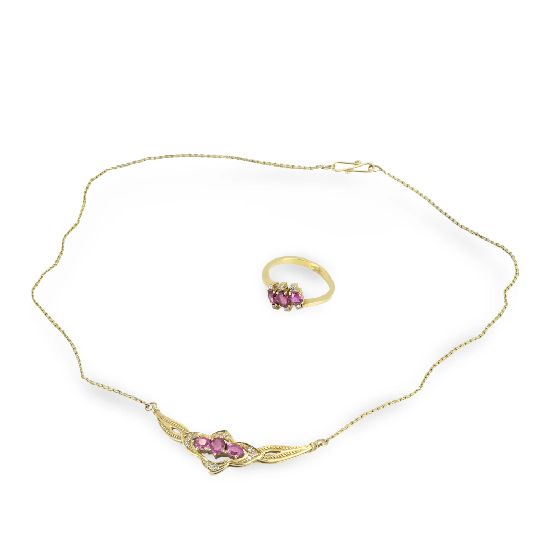 18CT GOLD RUBY & DIAMOND JEWELLERY SET.