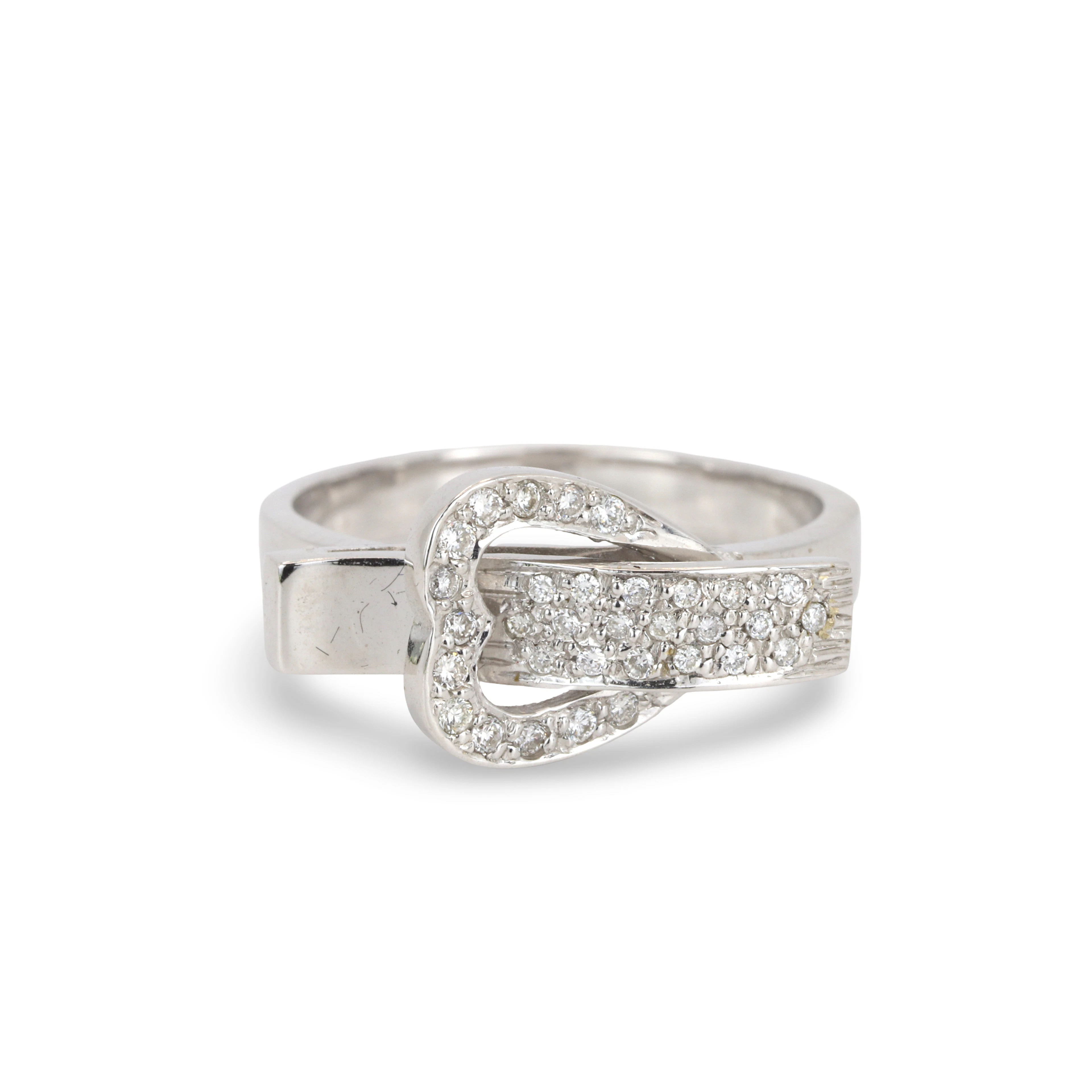 18CT GOLD DIAMOND RING.