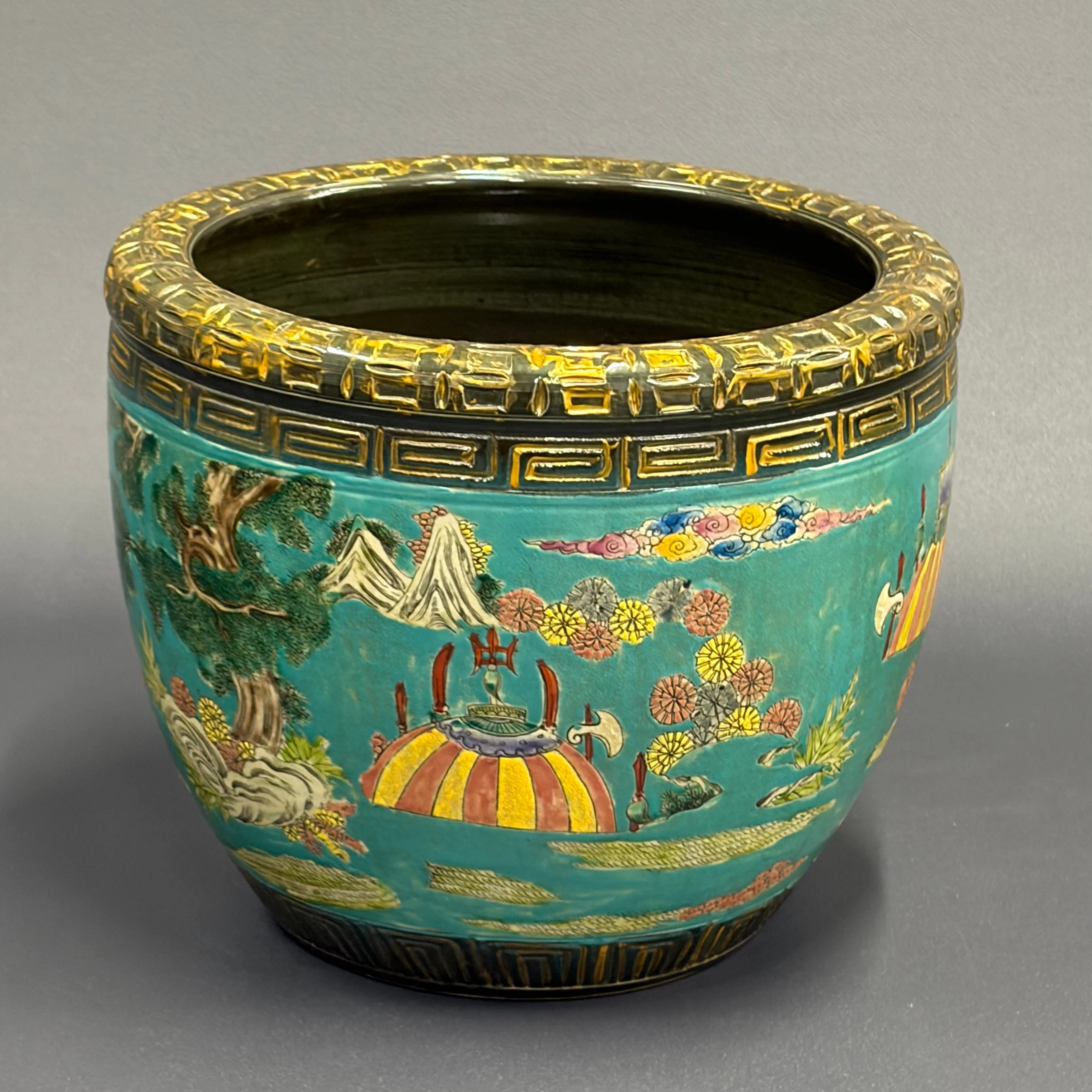LARGE CHINESE PLANTER.