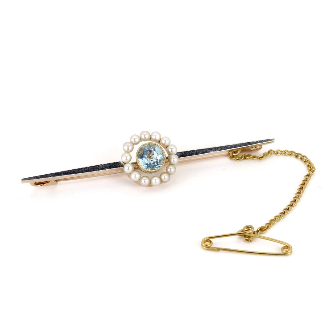 15CT GOLD AQUAMARINE & PEARL BROOCH.