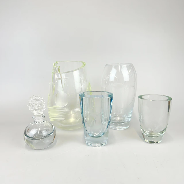 FIVE ART GLASS ITEMS.