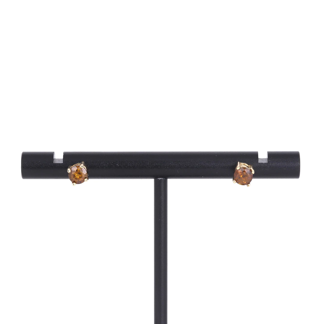 9CT GOLD STUD EARRINGS.