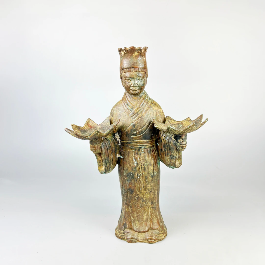 CHINESE BRONZE CANDLESTICK.