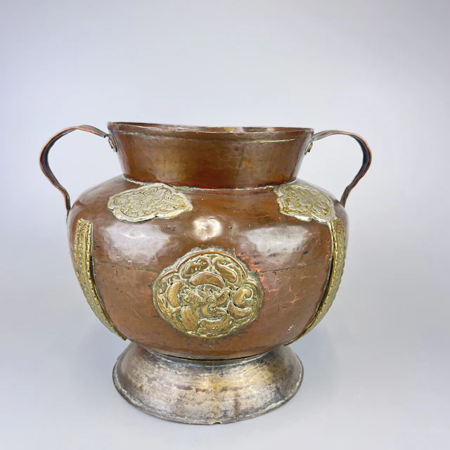 HIMALAYAN COPPER POT.