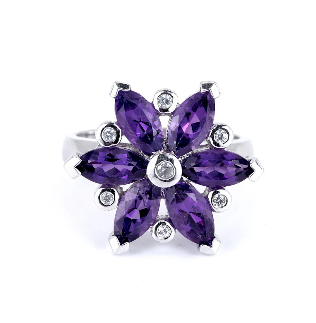 14CT GOLD AMETHYST & DIAMOND RING.