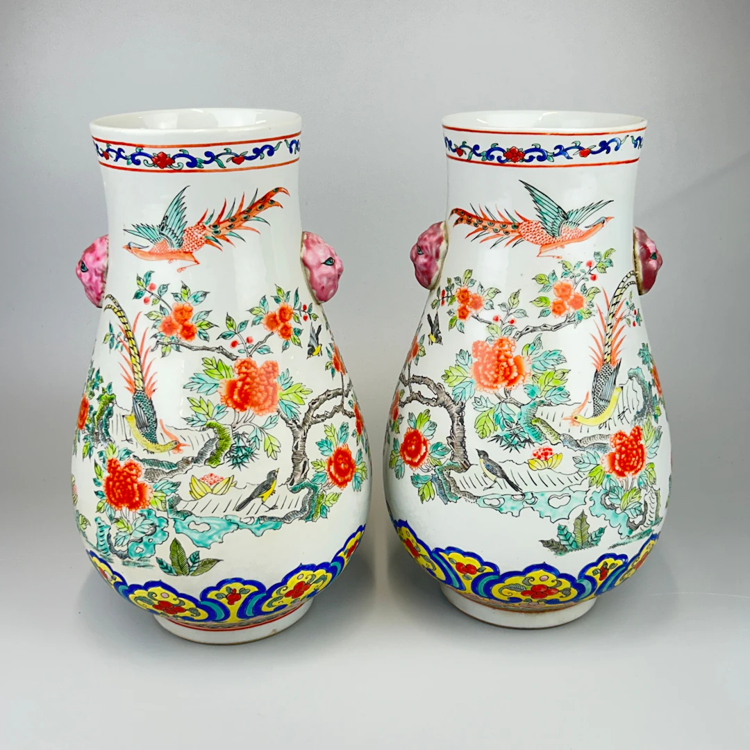 CHINESE PORCELAIN VASES.