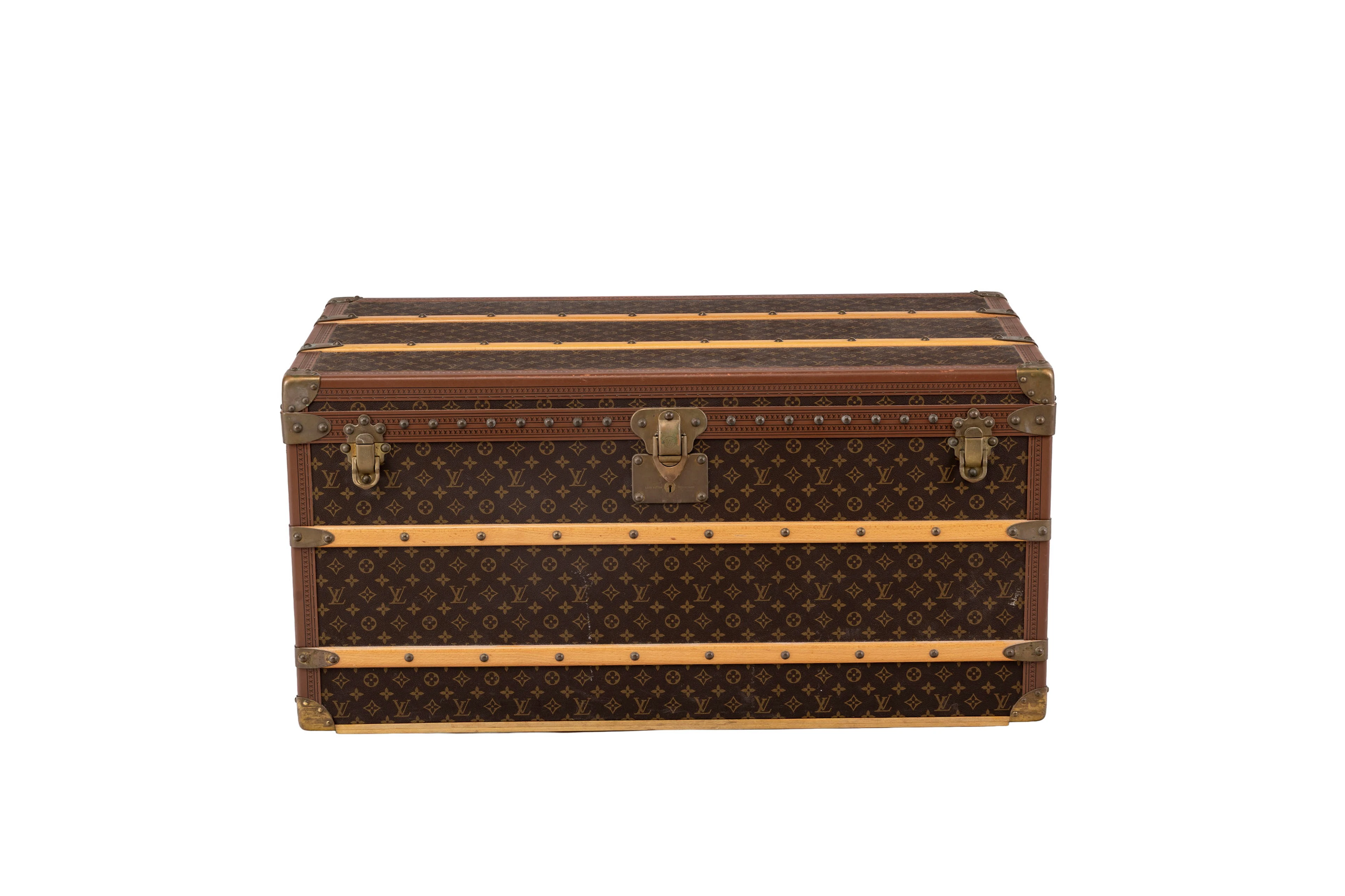 Louis Vuitton, malle Courier en toile enduite Monogram, cornières