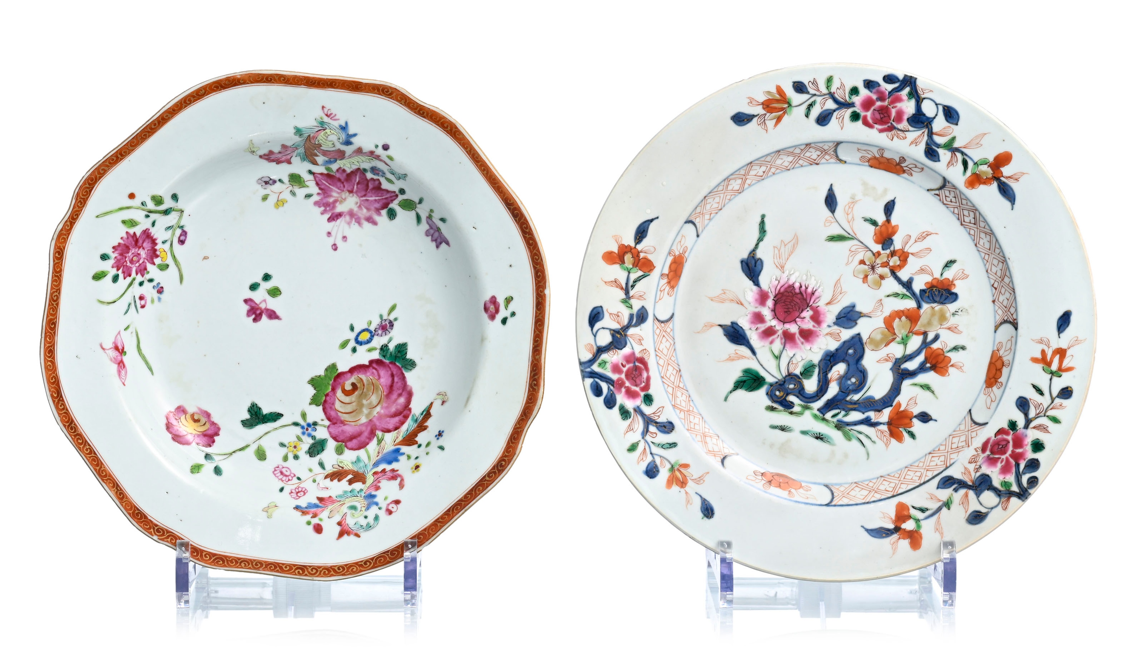 2 assiettes en porcelaine famille rose, Chine, XVIIIe s., les deux