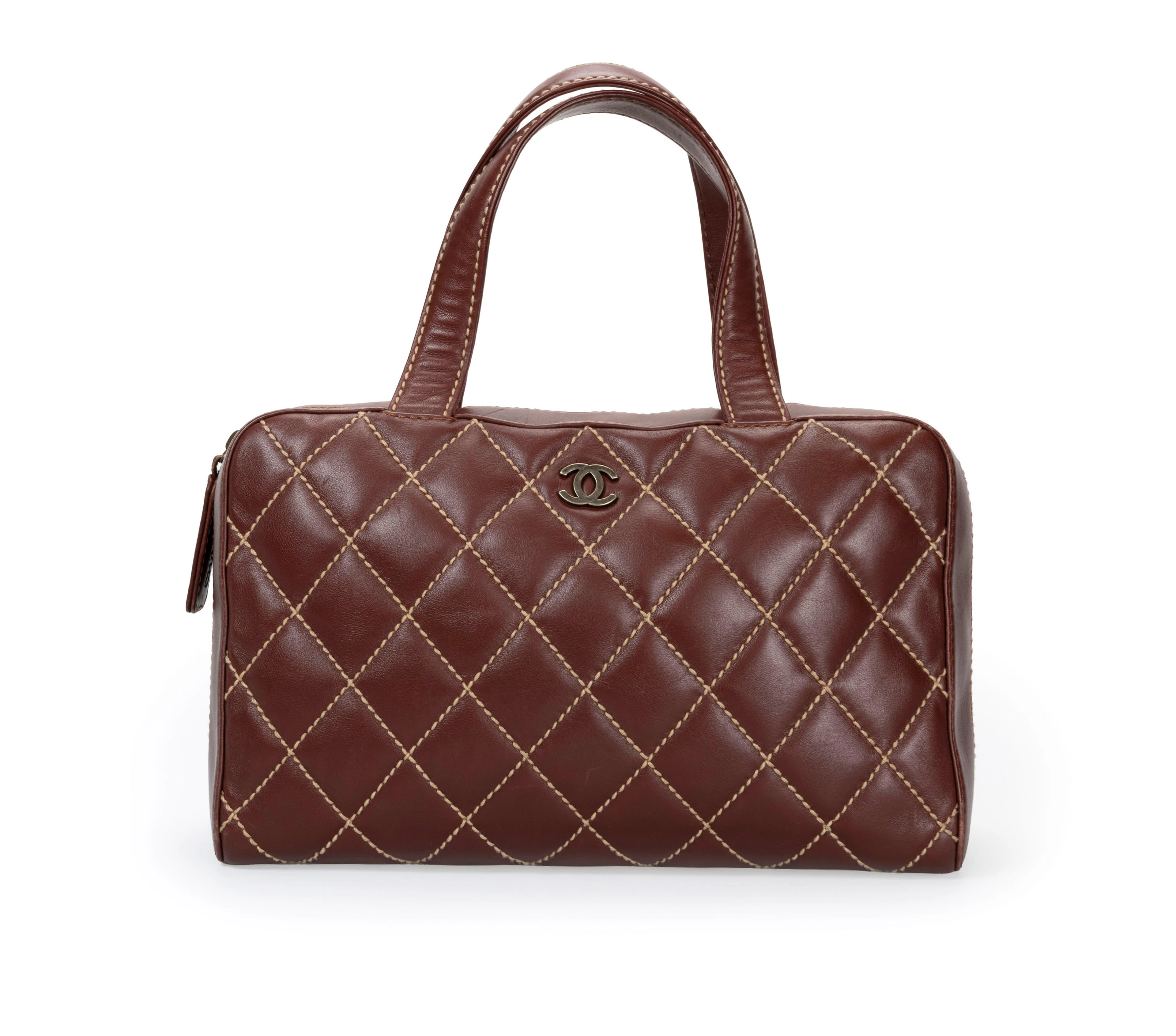 Chanel, sac bowling Wild stitch en cuir matelassé couleur auburn