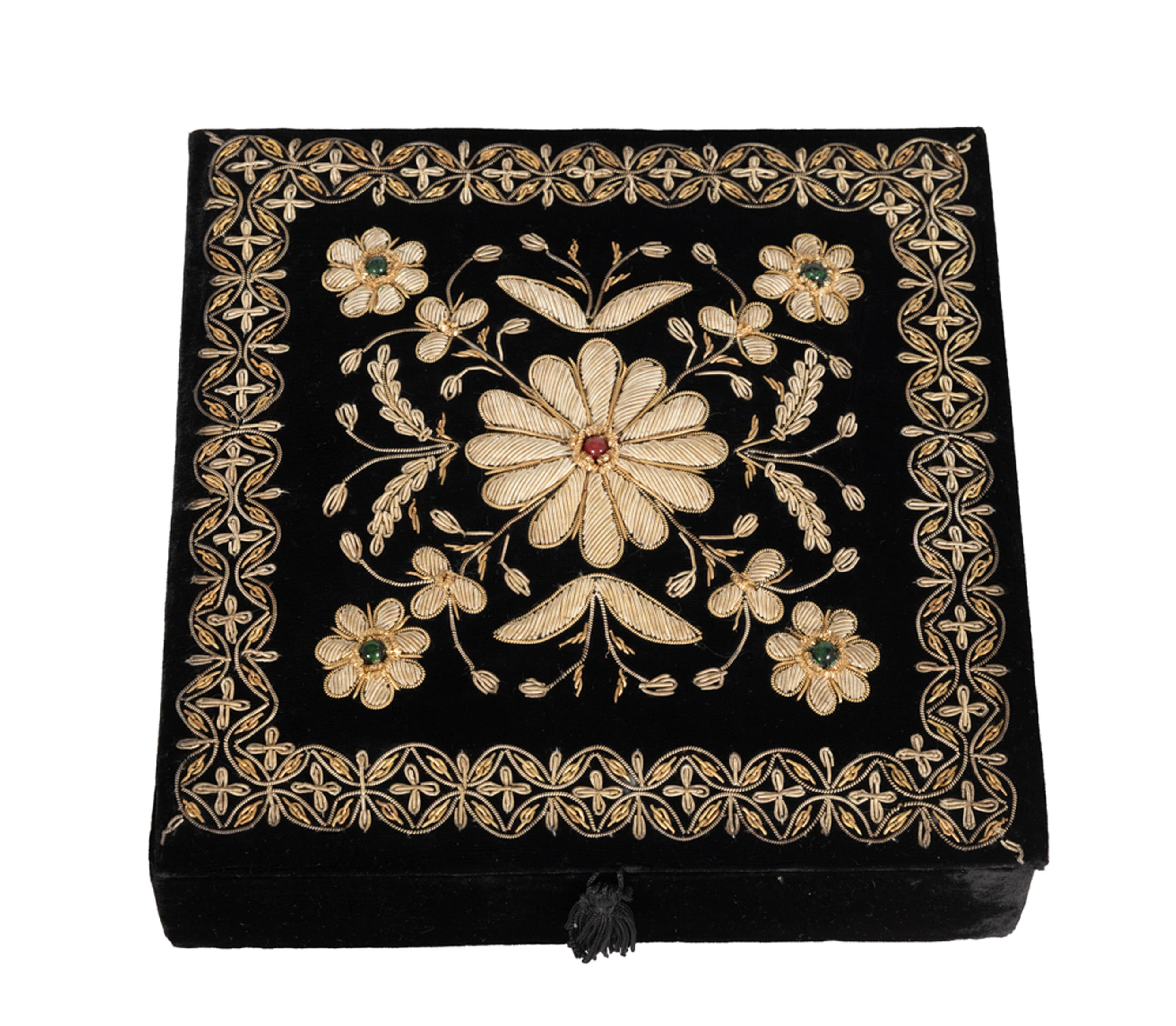 Van Cleef & Arpels, coffret bijoux avec pochette en velours noir