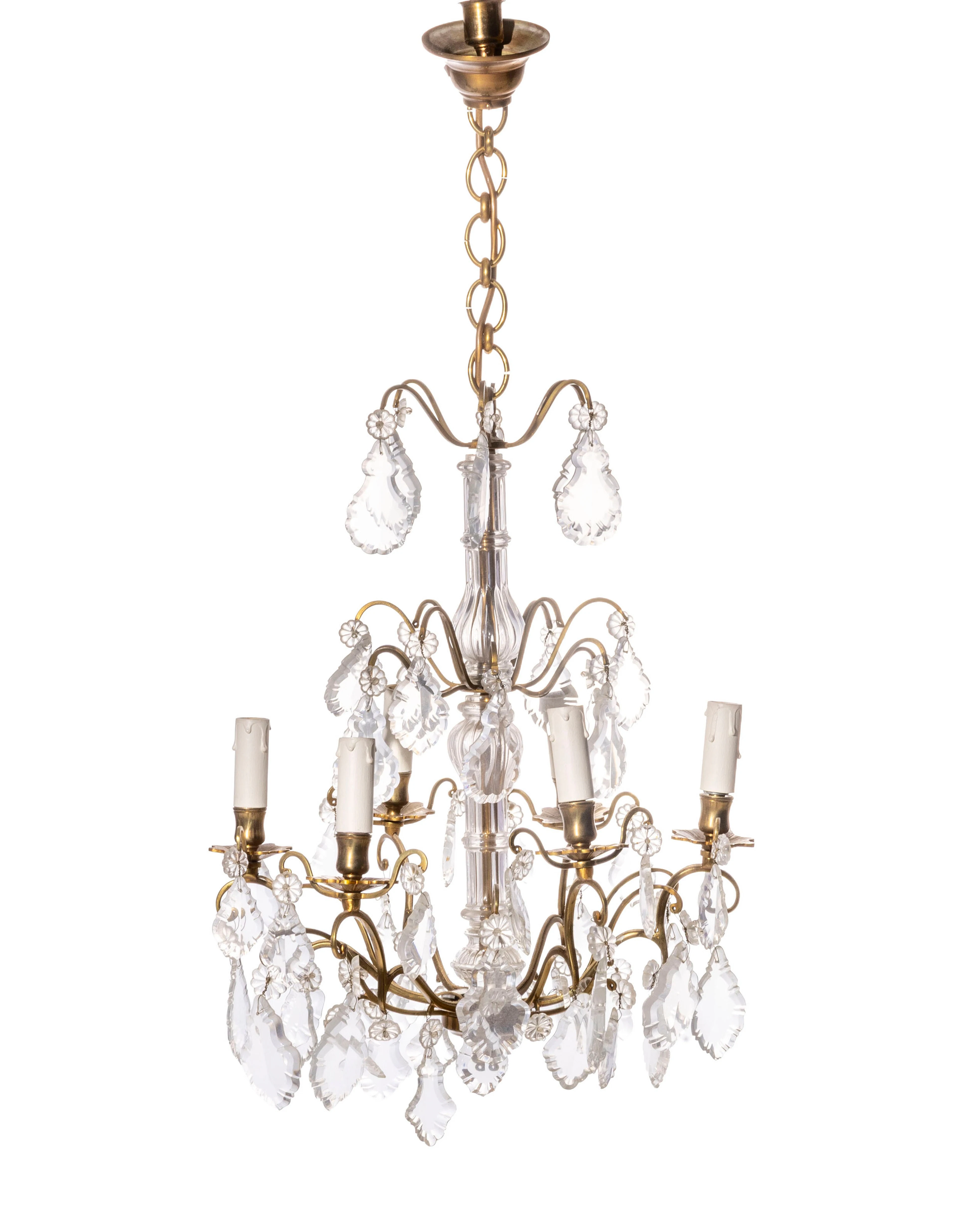 Lustre de style Louis XV, XXe s., en bronze doré et pampilles en verre