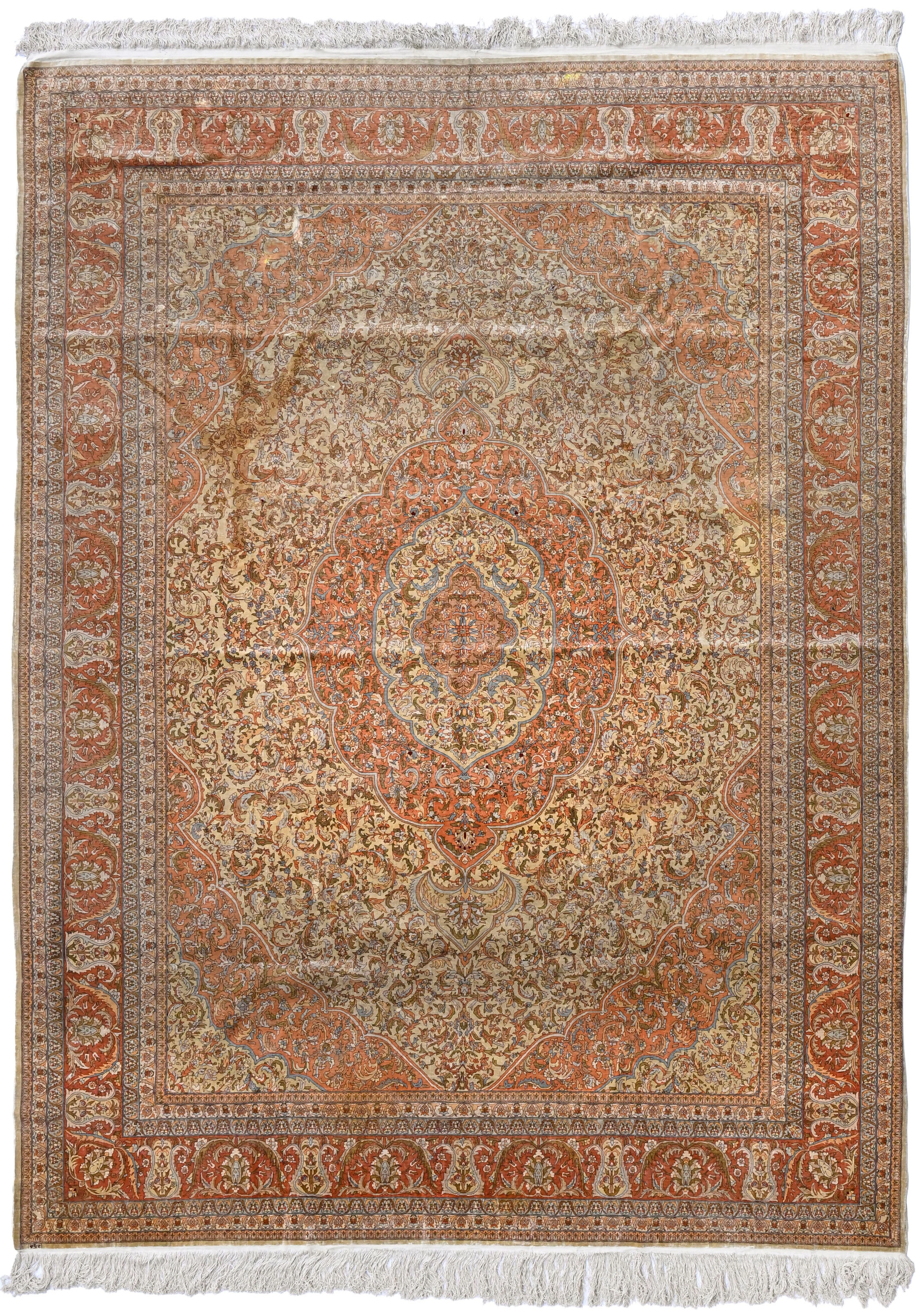 Tapis Hereke en soie, Turquie, 3ème quart du XXe s., à médaillon central