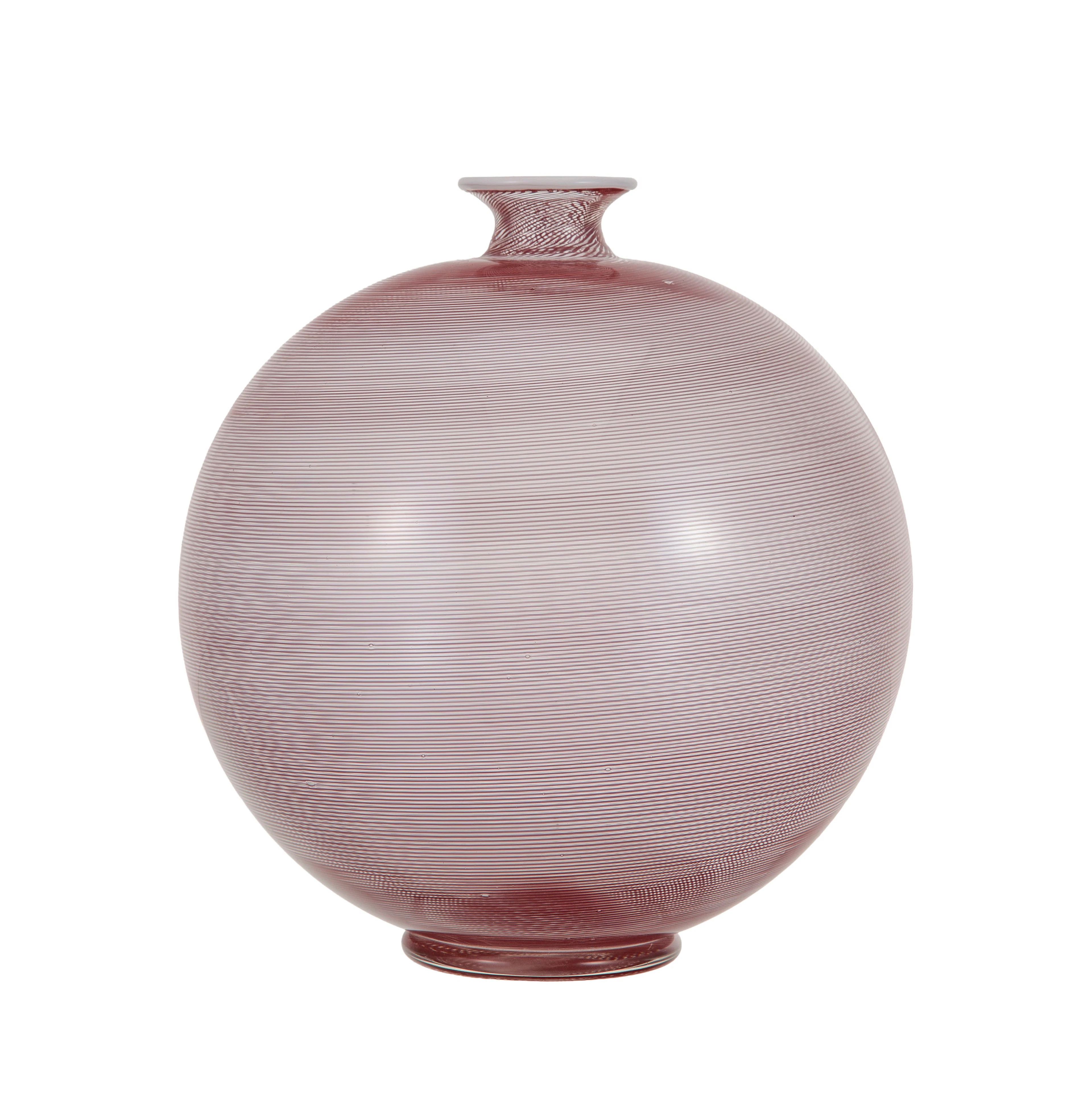 Barovier & Toso. Vas boule à petit col ourlé en verre de Murano, à