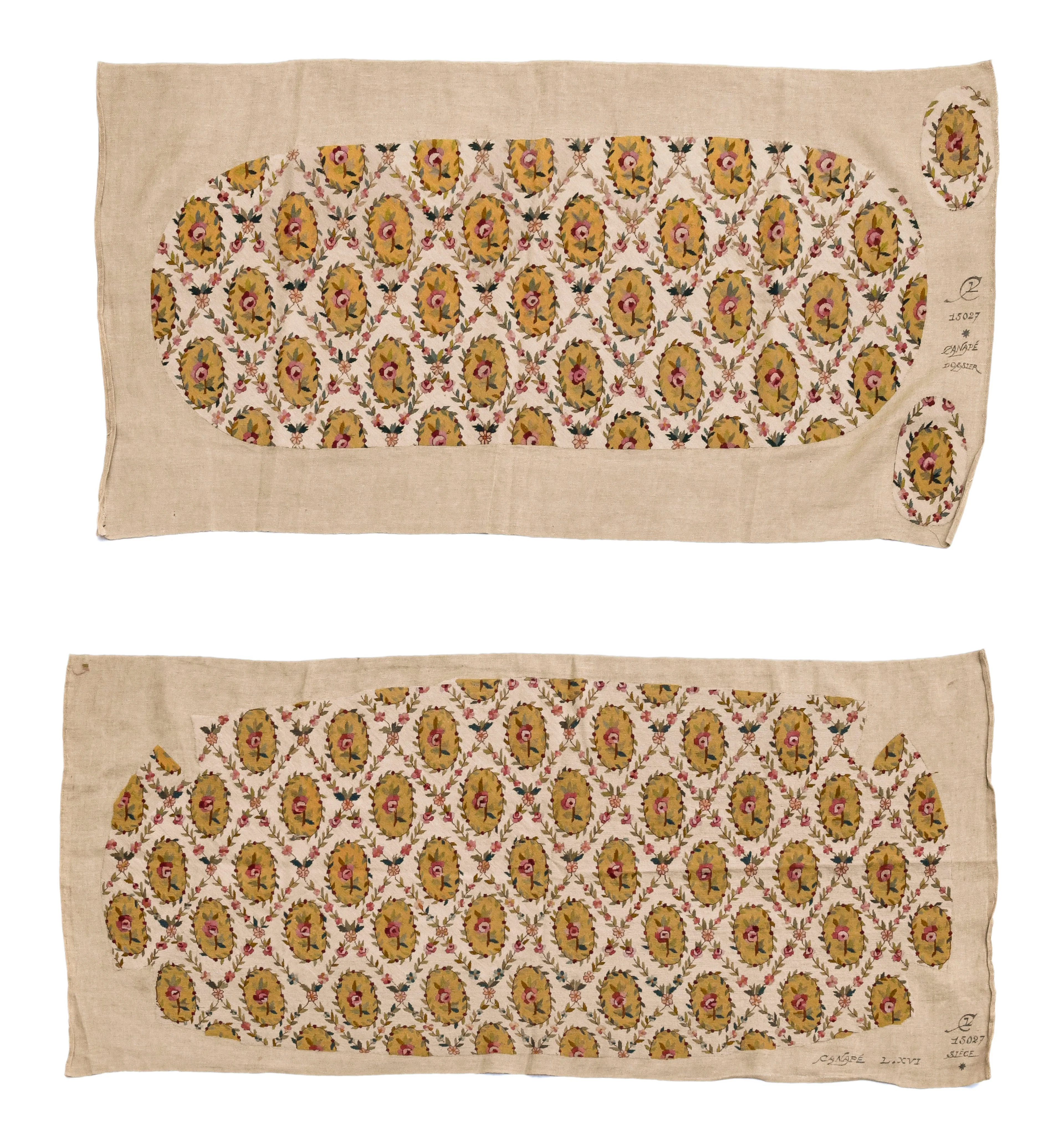 Ancienne garniture de canapé, XIXe s., à semis de médaillons fleuris