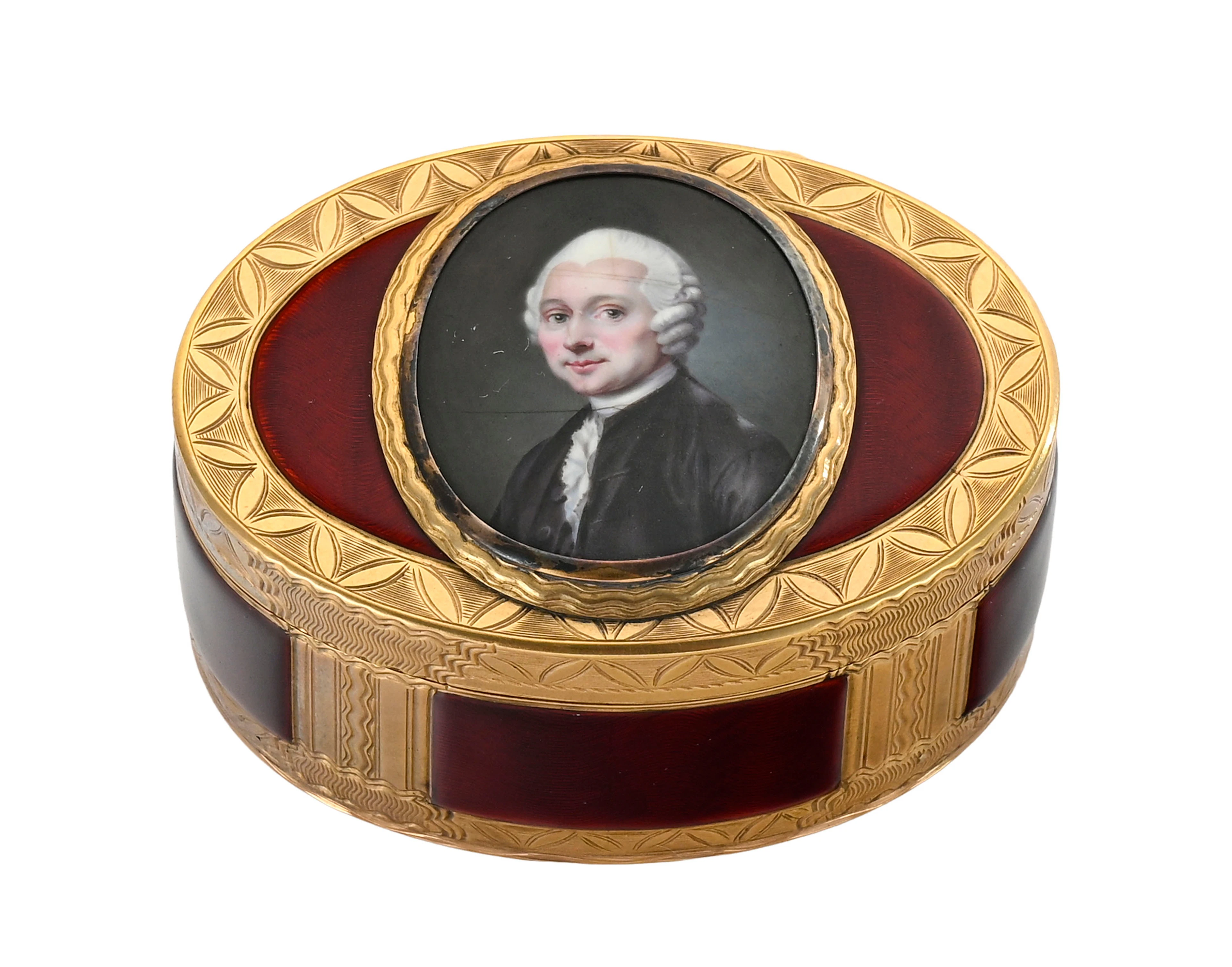 Tabatière ovale en or 750 et émail, Paris 1770-1780, au décor d'un