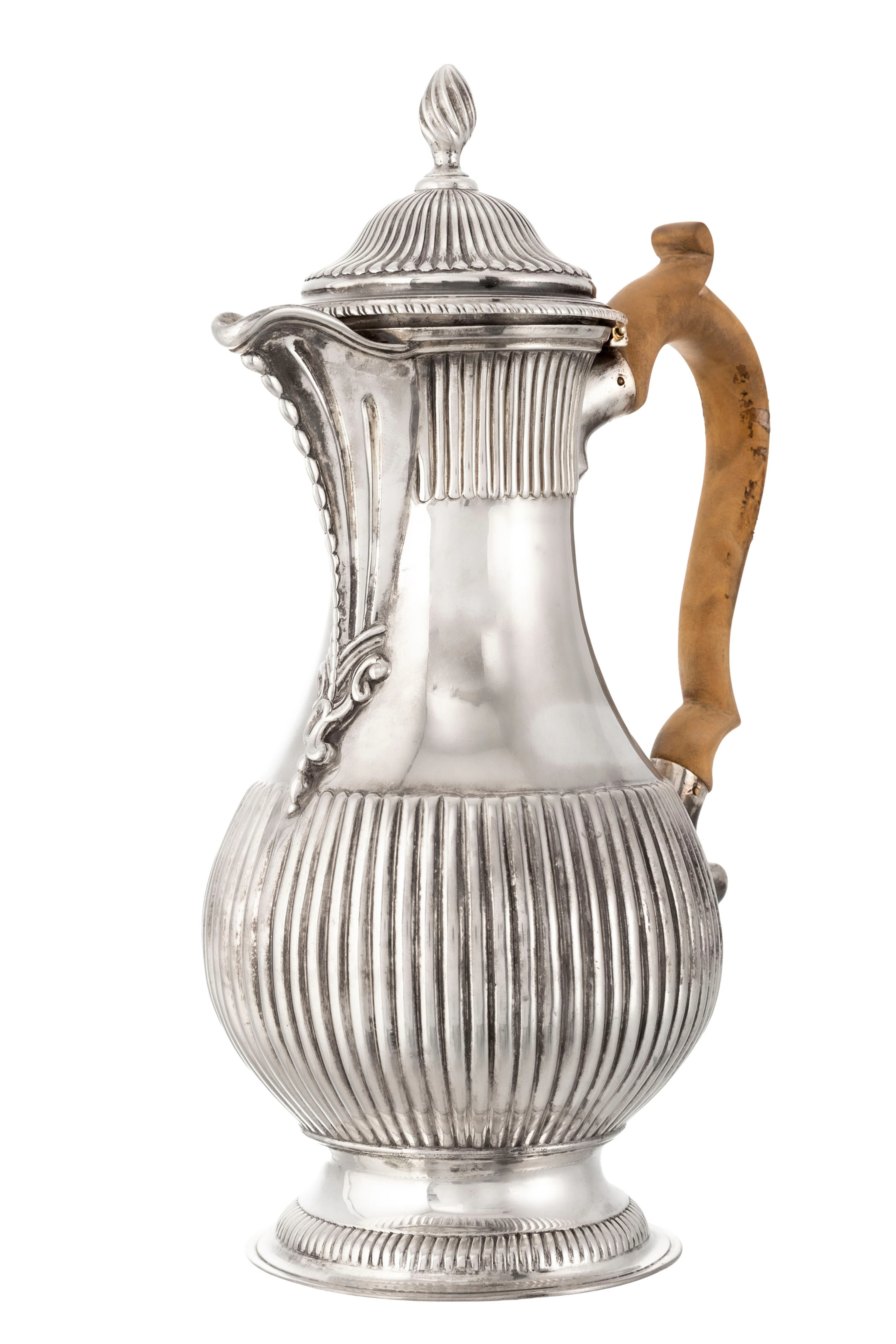 Verseuse en argent, par Charles Wright, Londres, 1770, à décor de