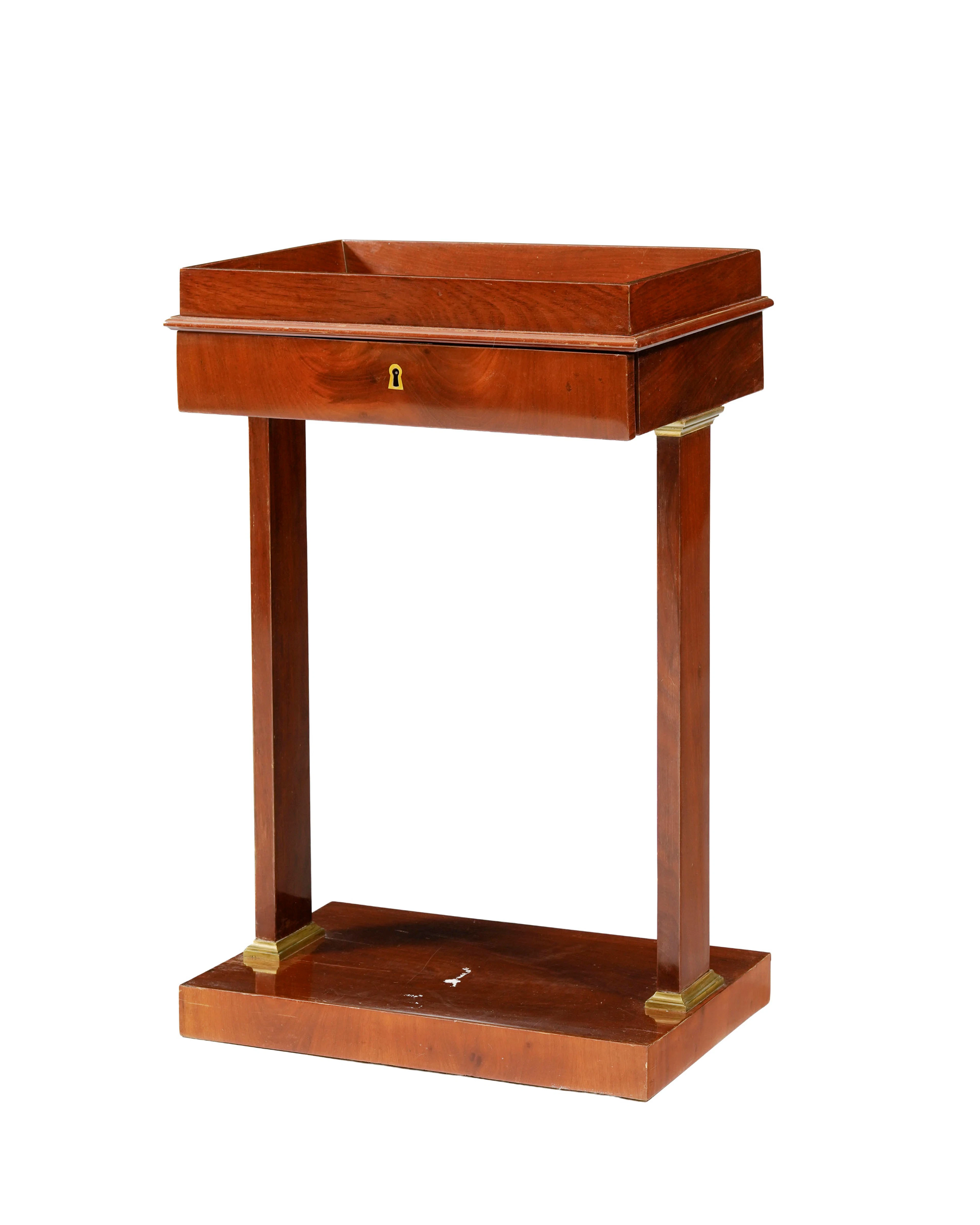Table d'appoint formant écritoire d'époque Empire, en acajou, plateau