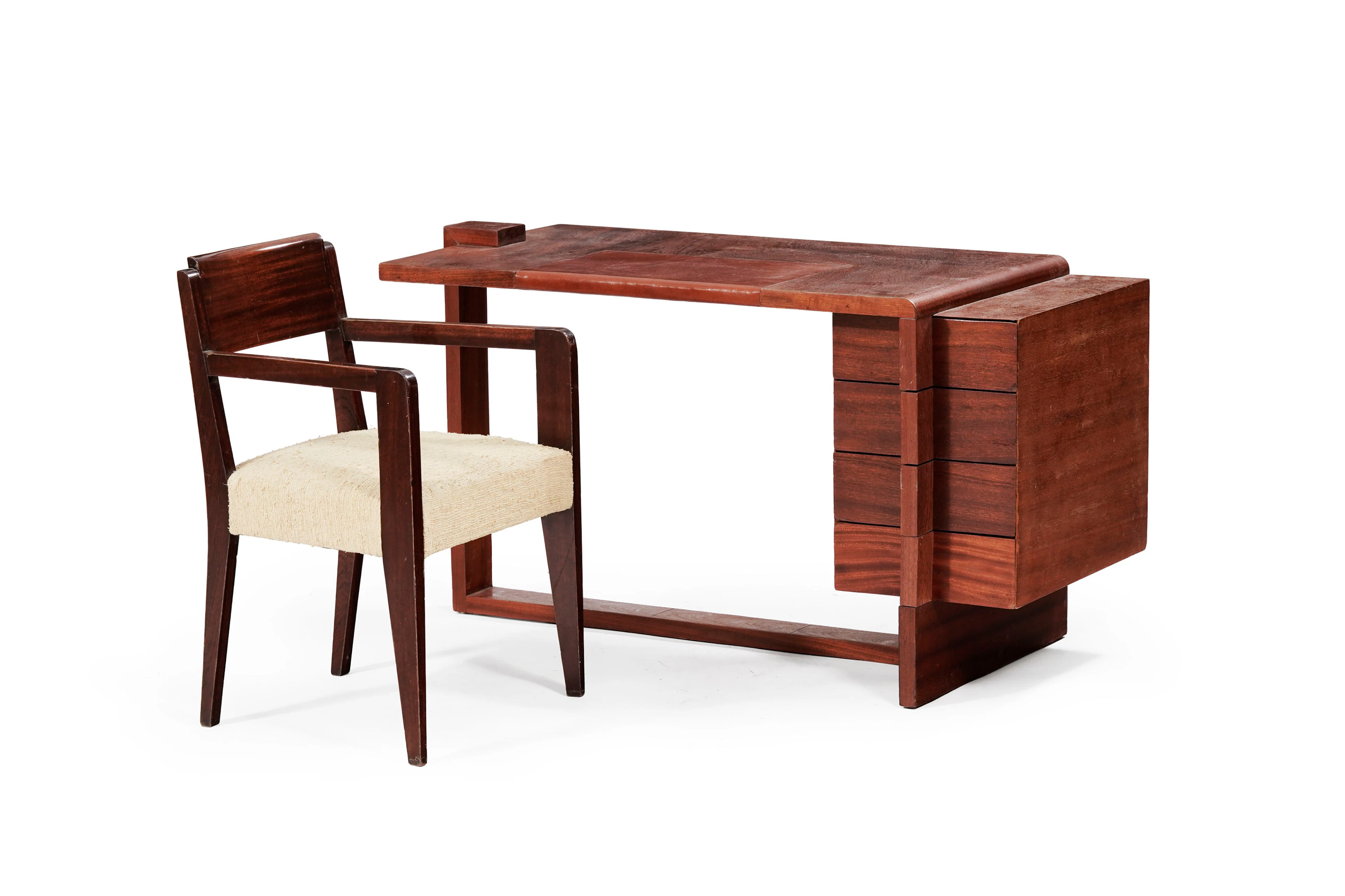 Bureau et fauteuil dans le goût de Sornay, circa 1940, en acajou et