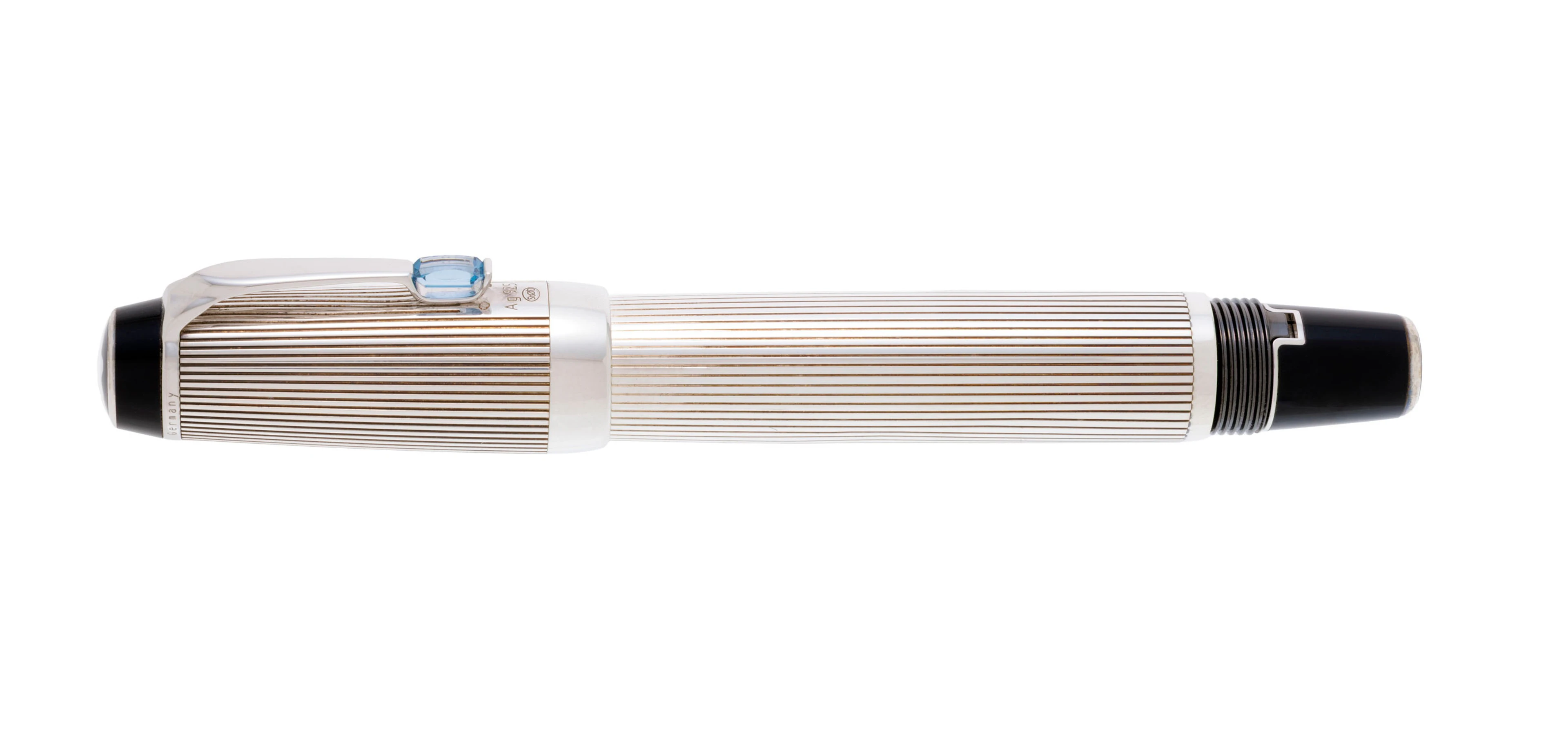 Montblanc, Boheme, stylo plume en argent strié, résine noire et métal