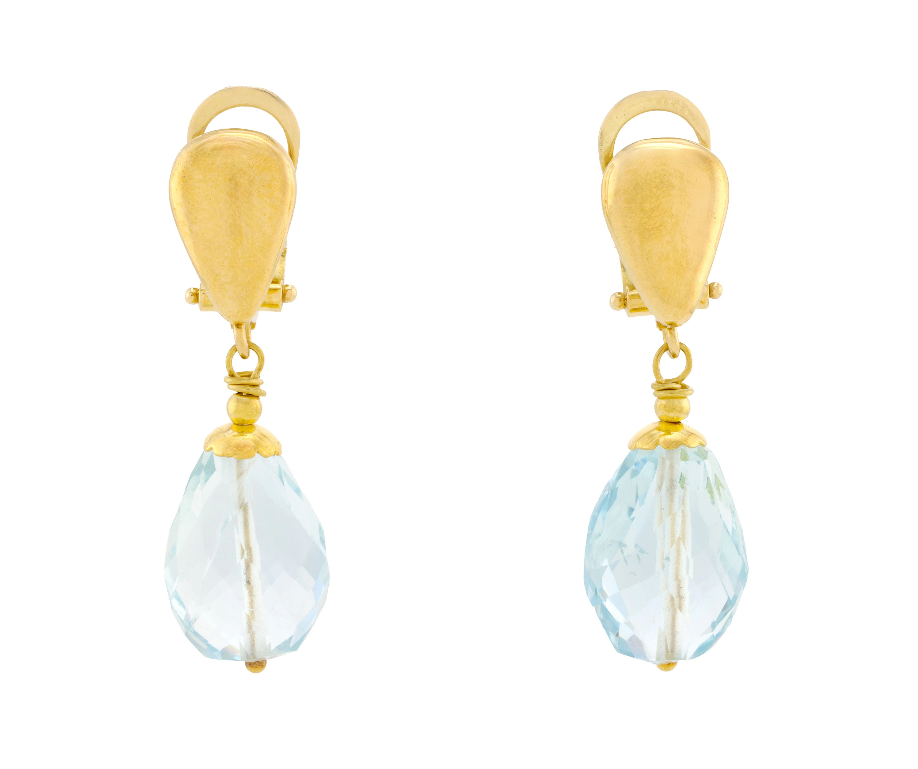 Paire de pendants d'oreilles or 750 retenant deux aigue-marines taille