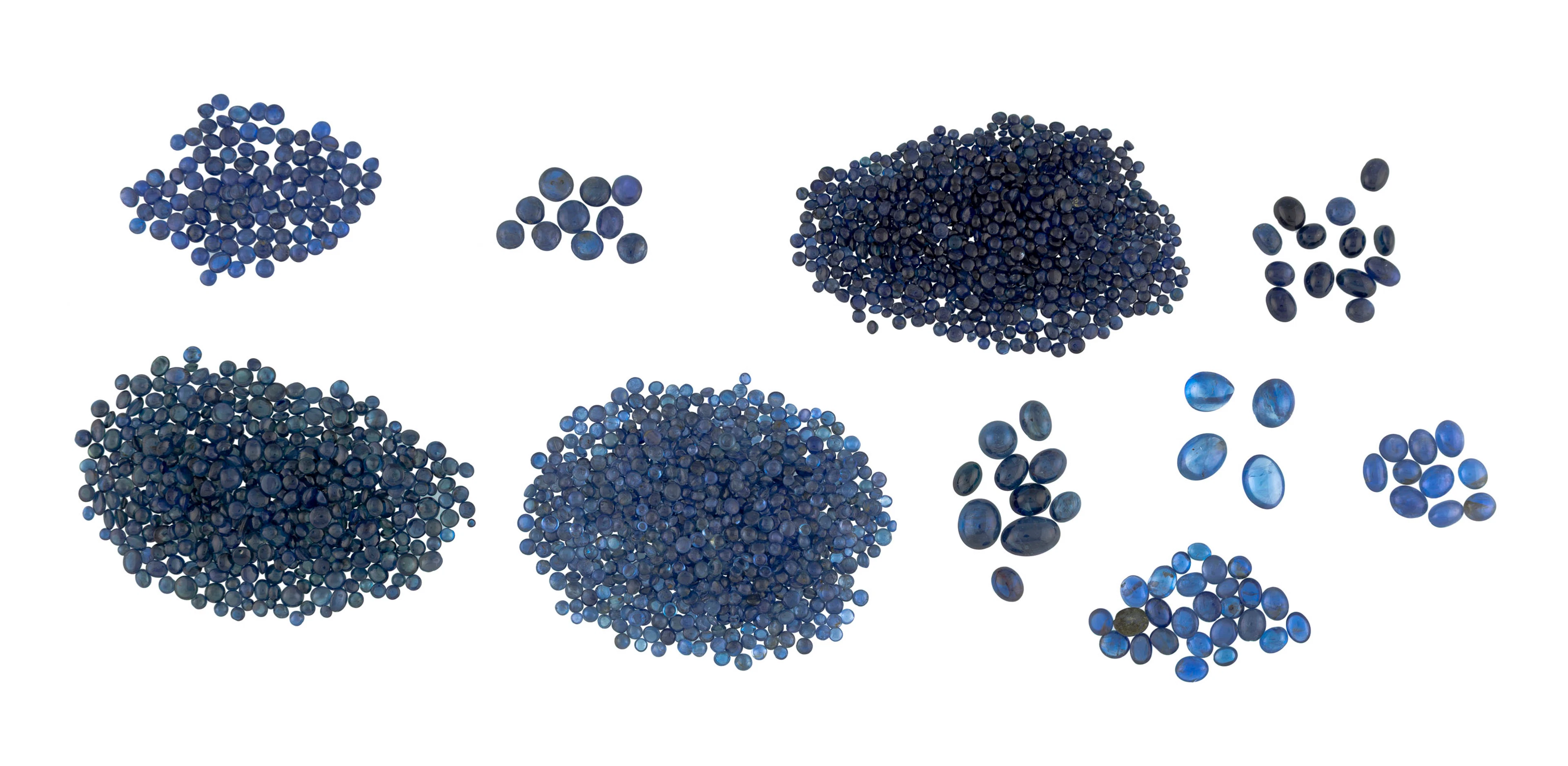 Lot de 10 plis de saphirs sur papier taille cabochon pour un total
