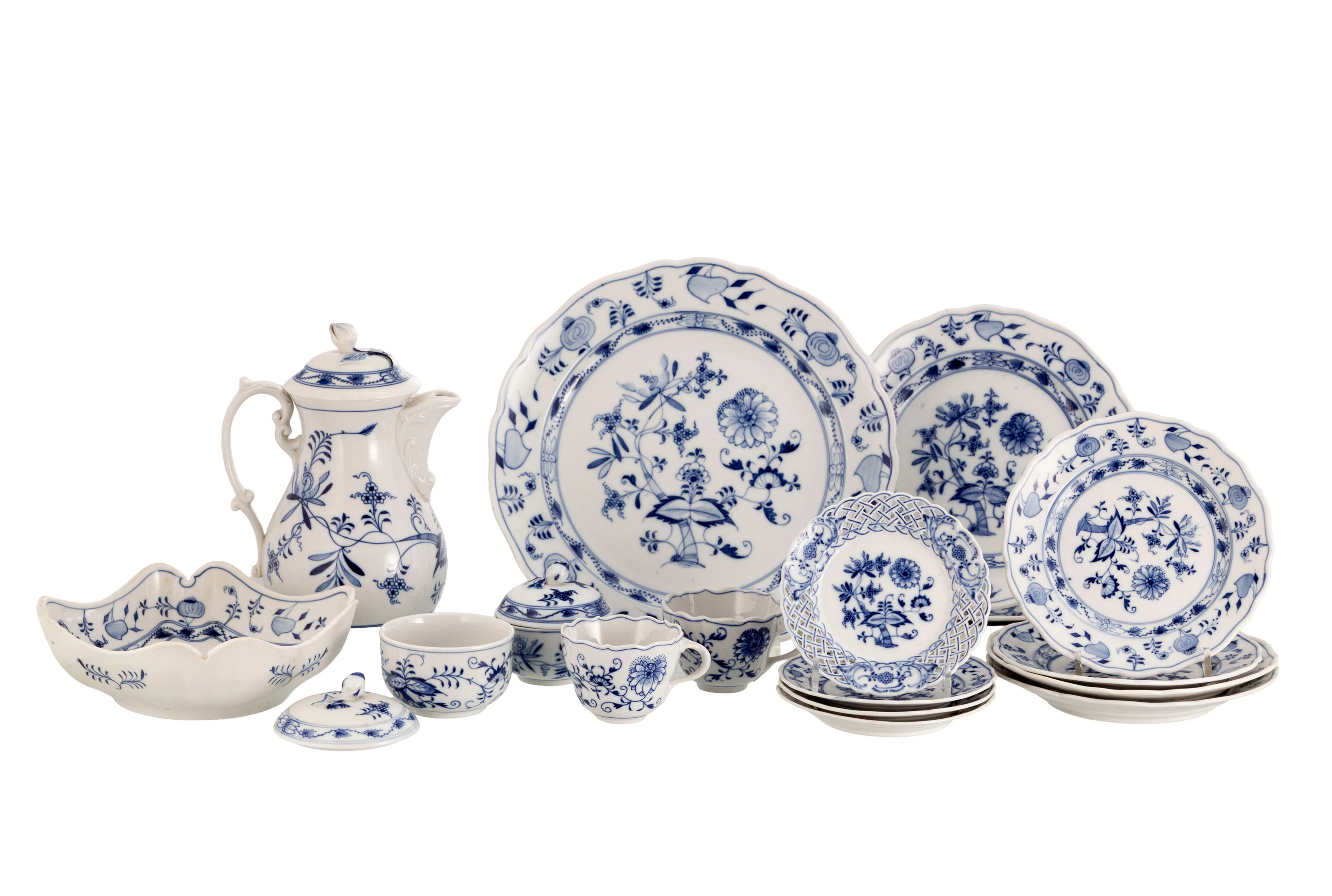 Meissen. Partie de service en porcelaine, modèle Zwiebelmuster, XXe