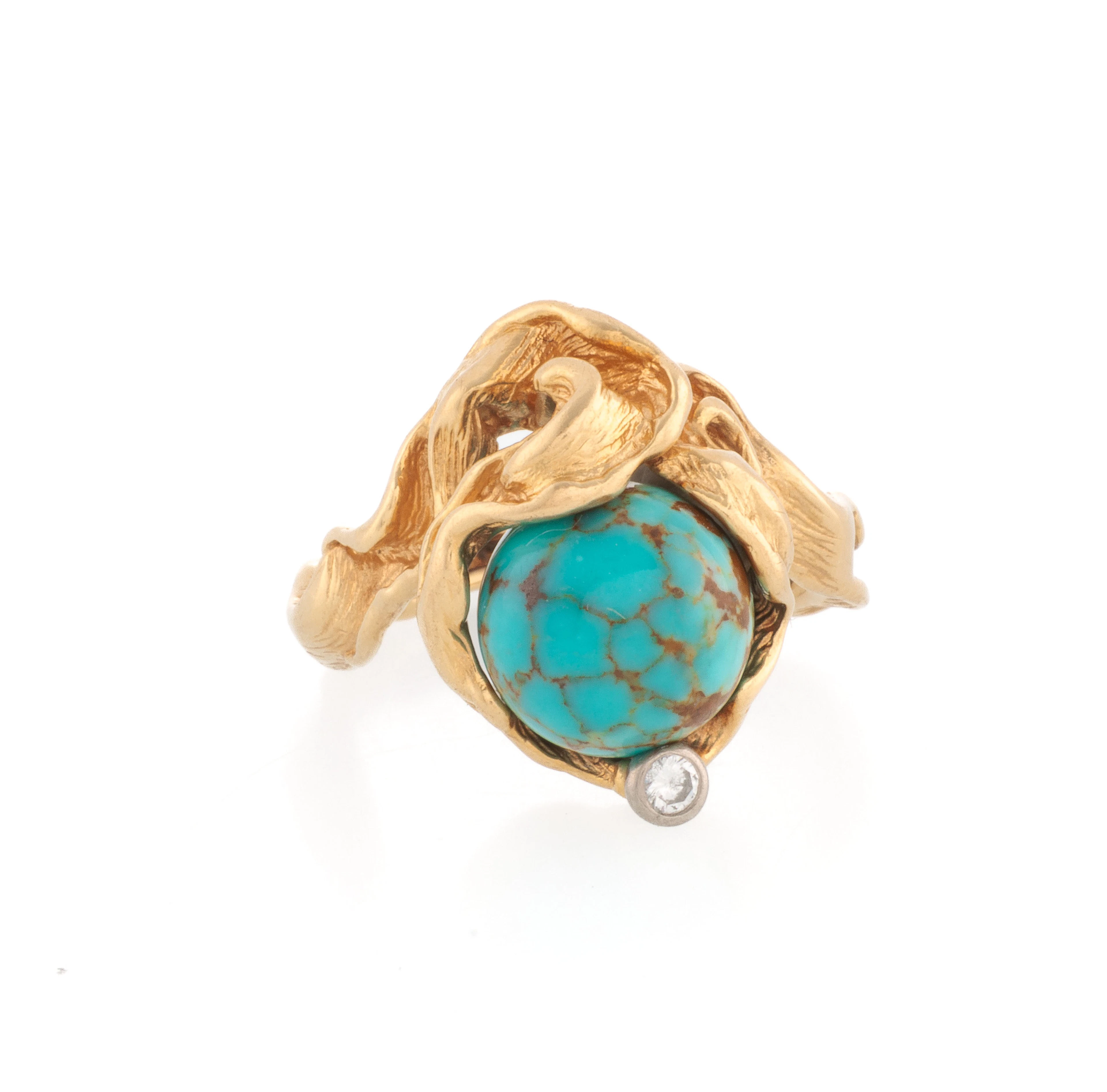 Gilbert Albert, bague or 750 à motif froissé sertie d'un diamant taille