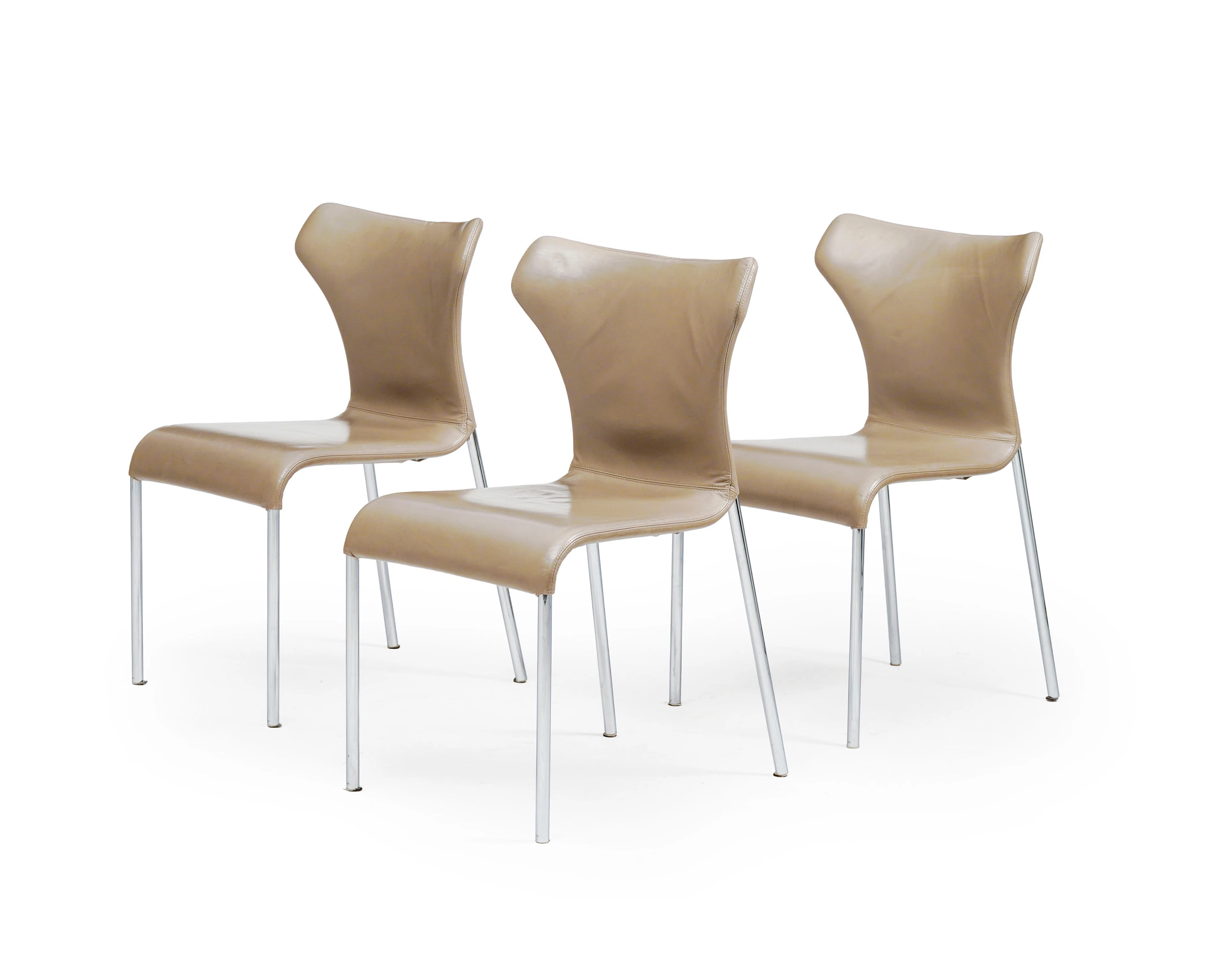 Suite de 3 chaises Papilio par Naoto Fukasawa (né en 1956), édition