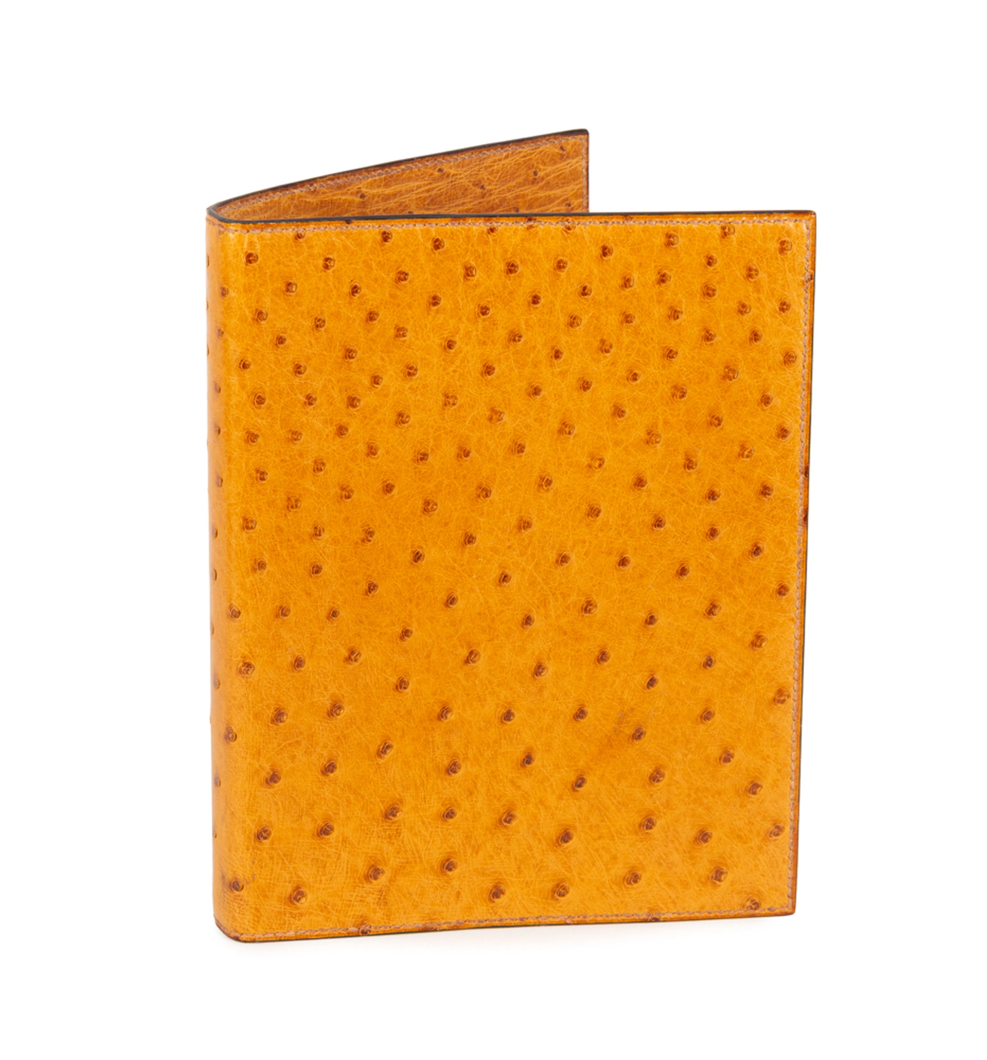 Hermès, porte agenda en Autruche Gold, 23x18 cm