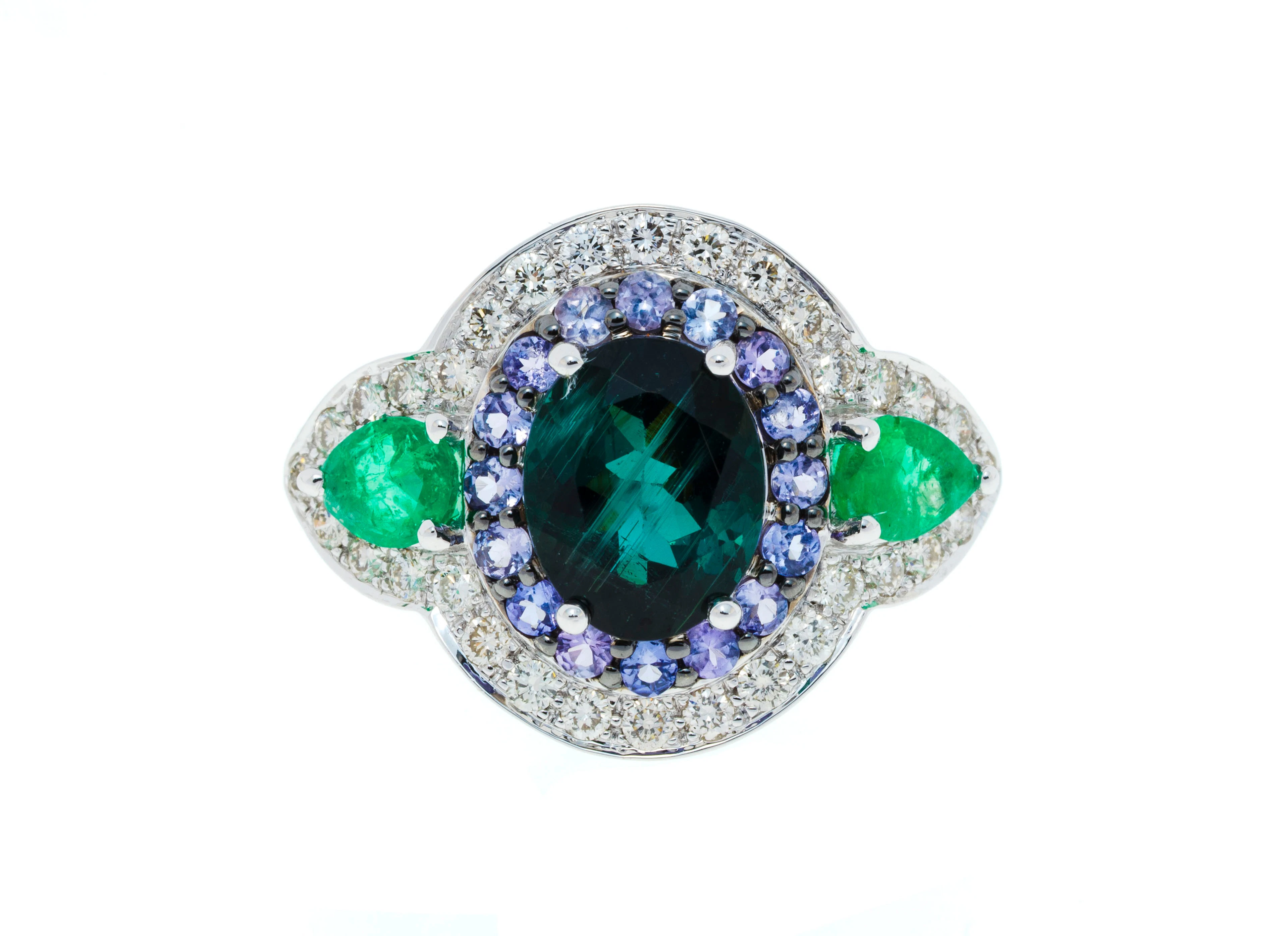 Bague or gris 750 ornée d'une tourmaline verte ovale et d'émeraudes