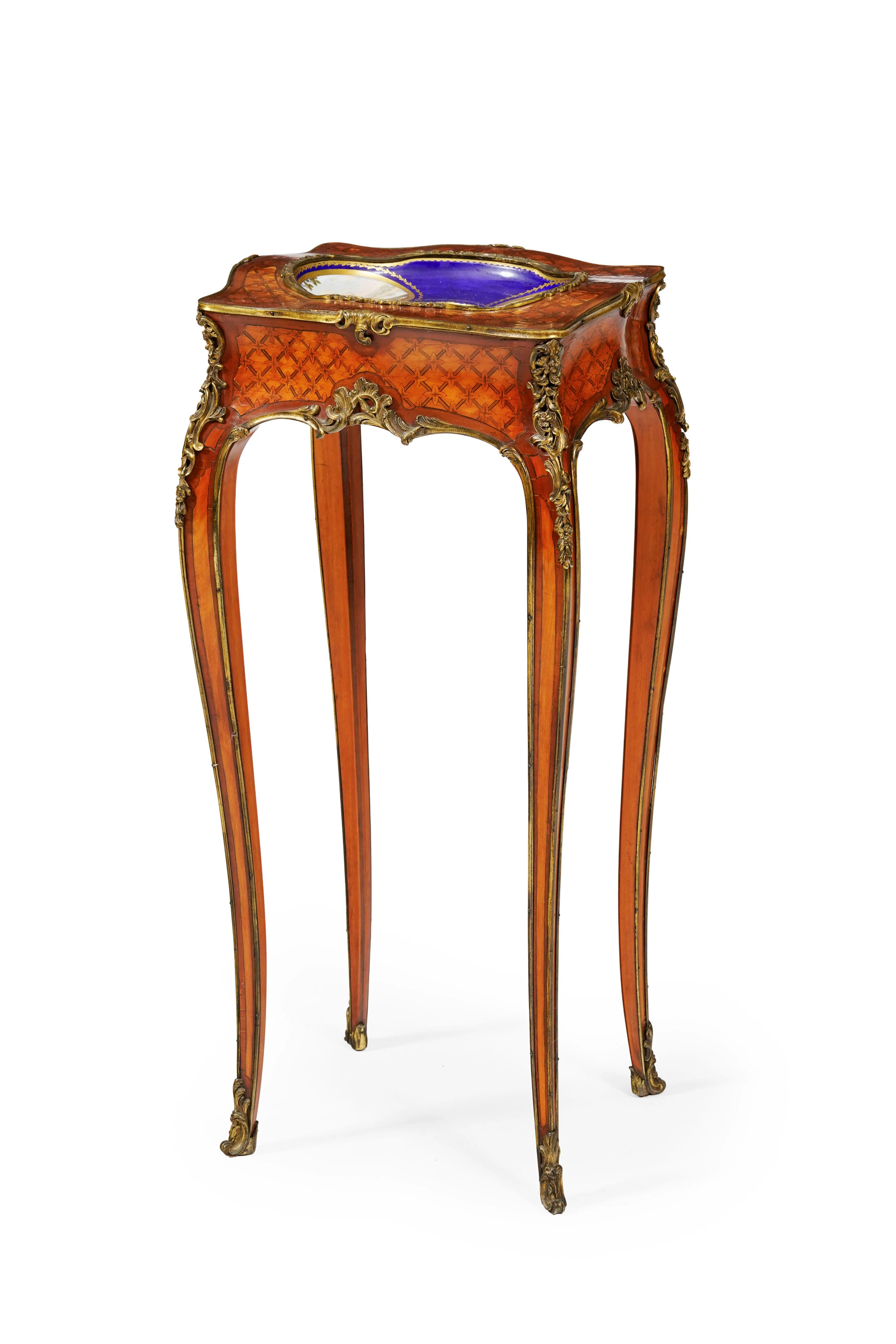 Table d'appoint de style Louis XV, XXe s., à marqueterie de croisillons
