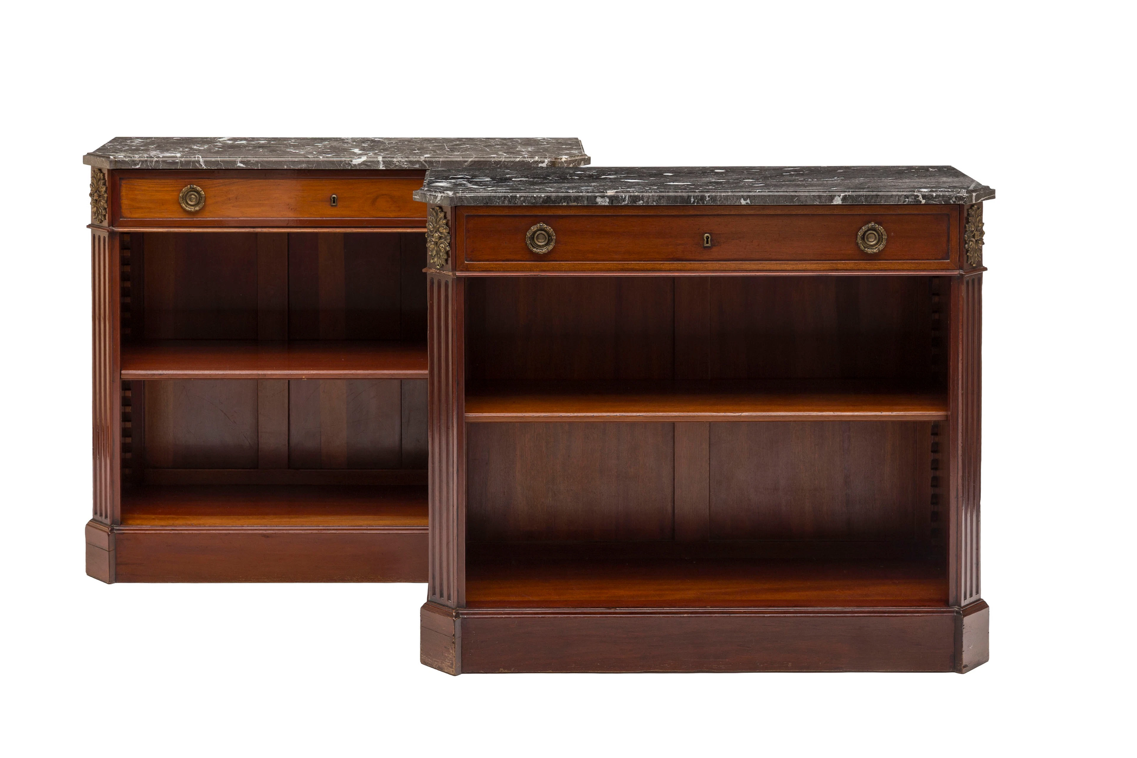 Paire de bibliothèques à hauteur d'appui de style Louis XVI, XXe s.