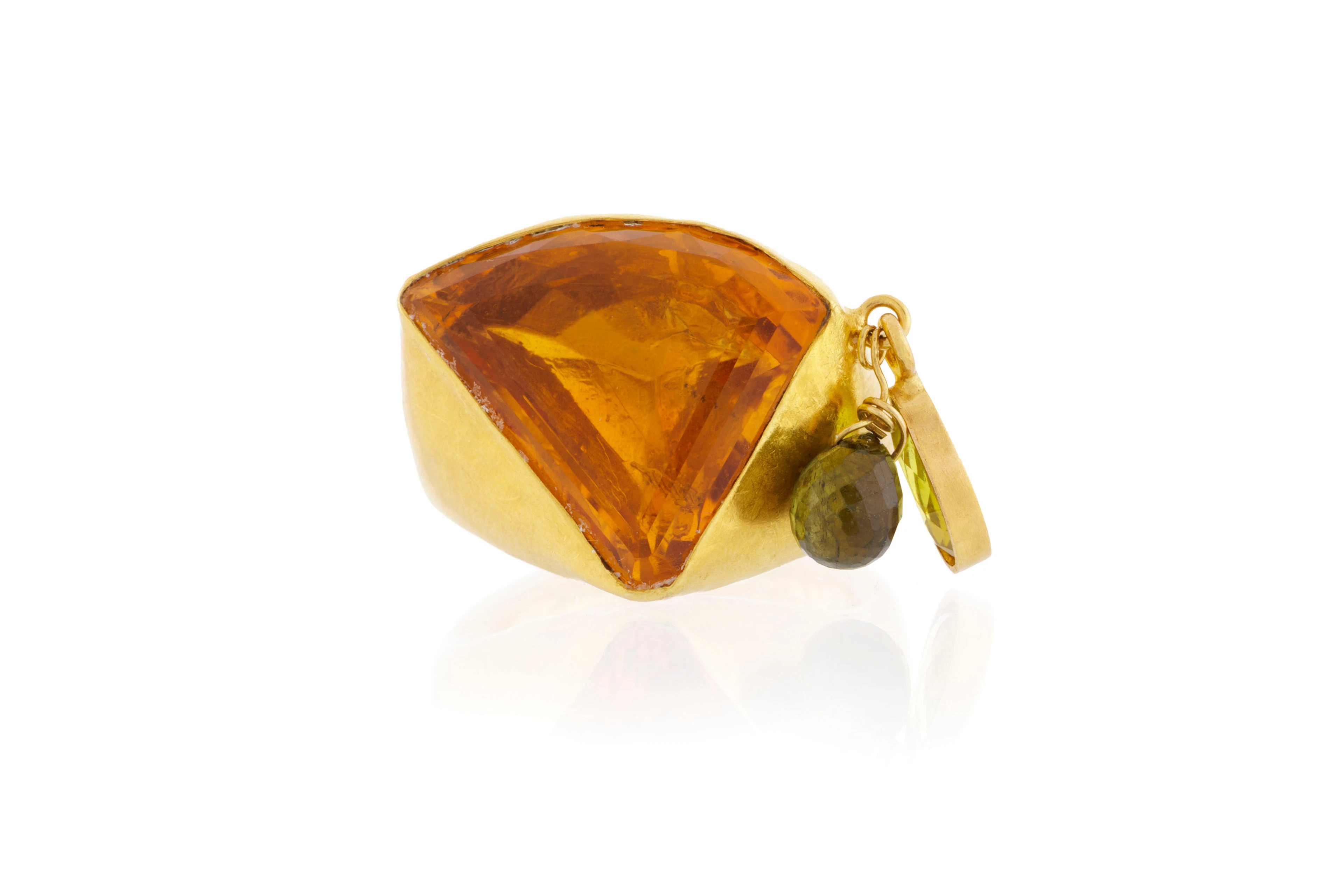 Bague or 916 sertie d'une citrine et retenant des tourmalines vertes