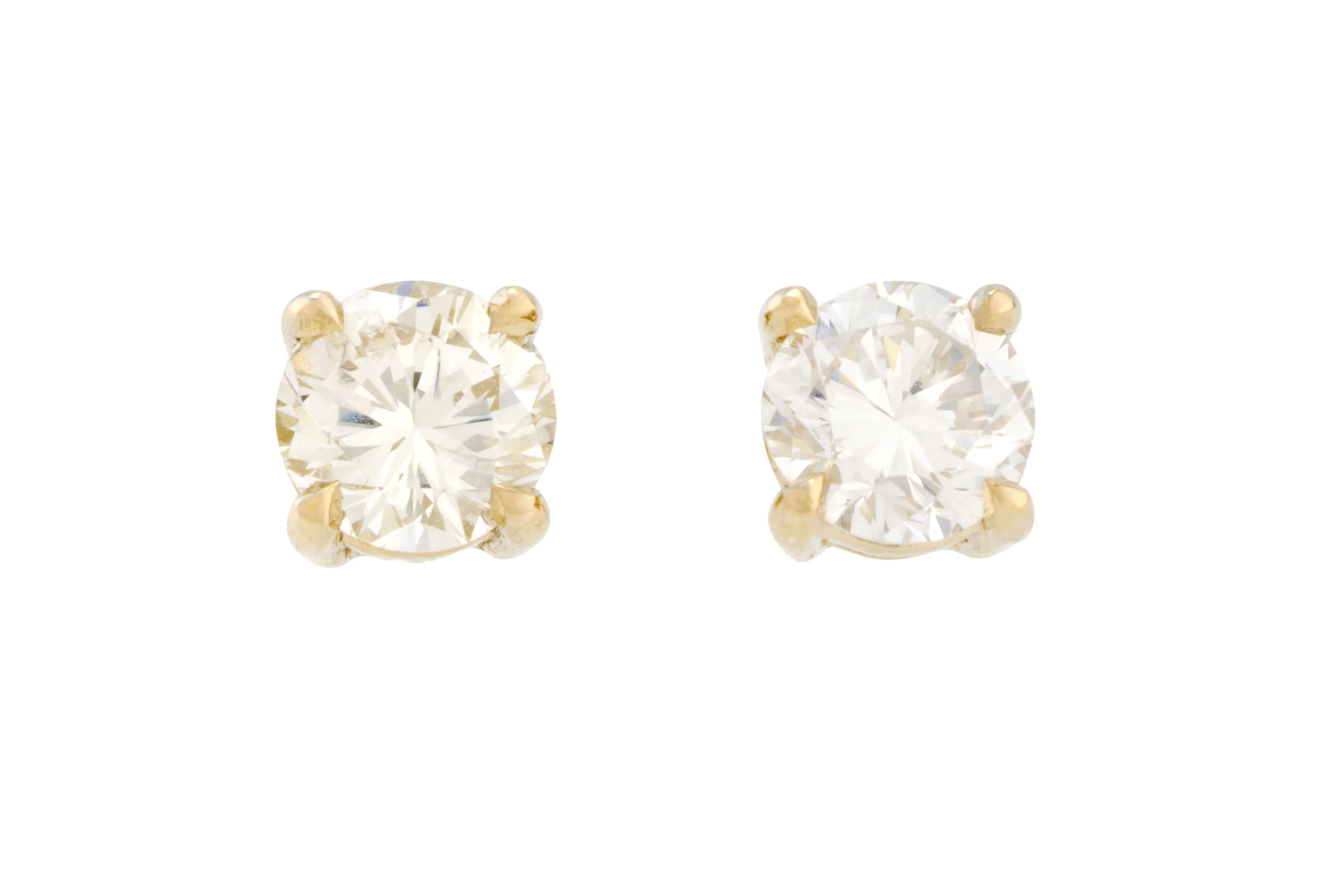 Paire de clous d'oreilles or gris 750 sertis de deux diamants taille