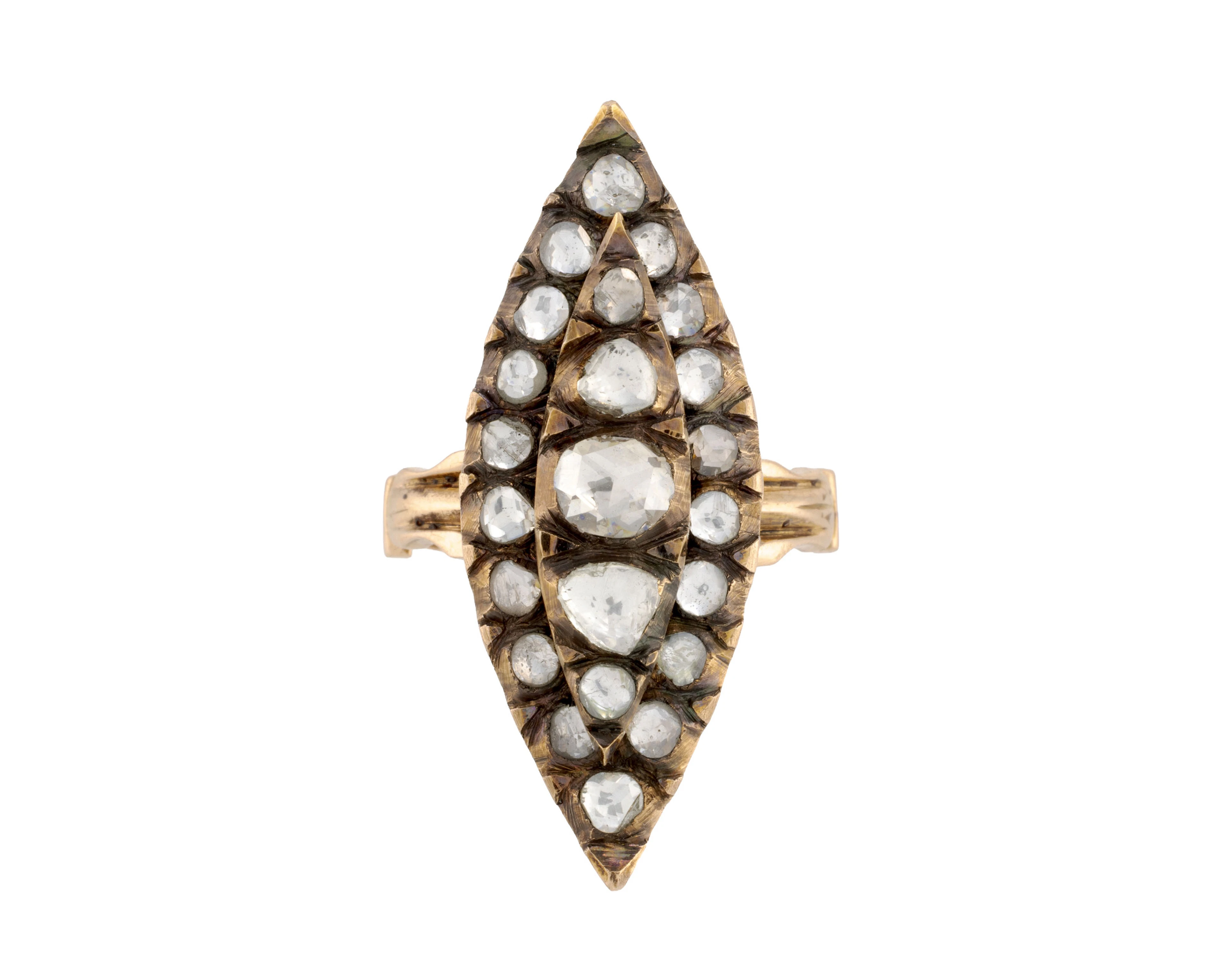 Bague marquise de style XIXe s., or rose 585 sertie foilback de diamants