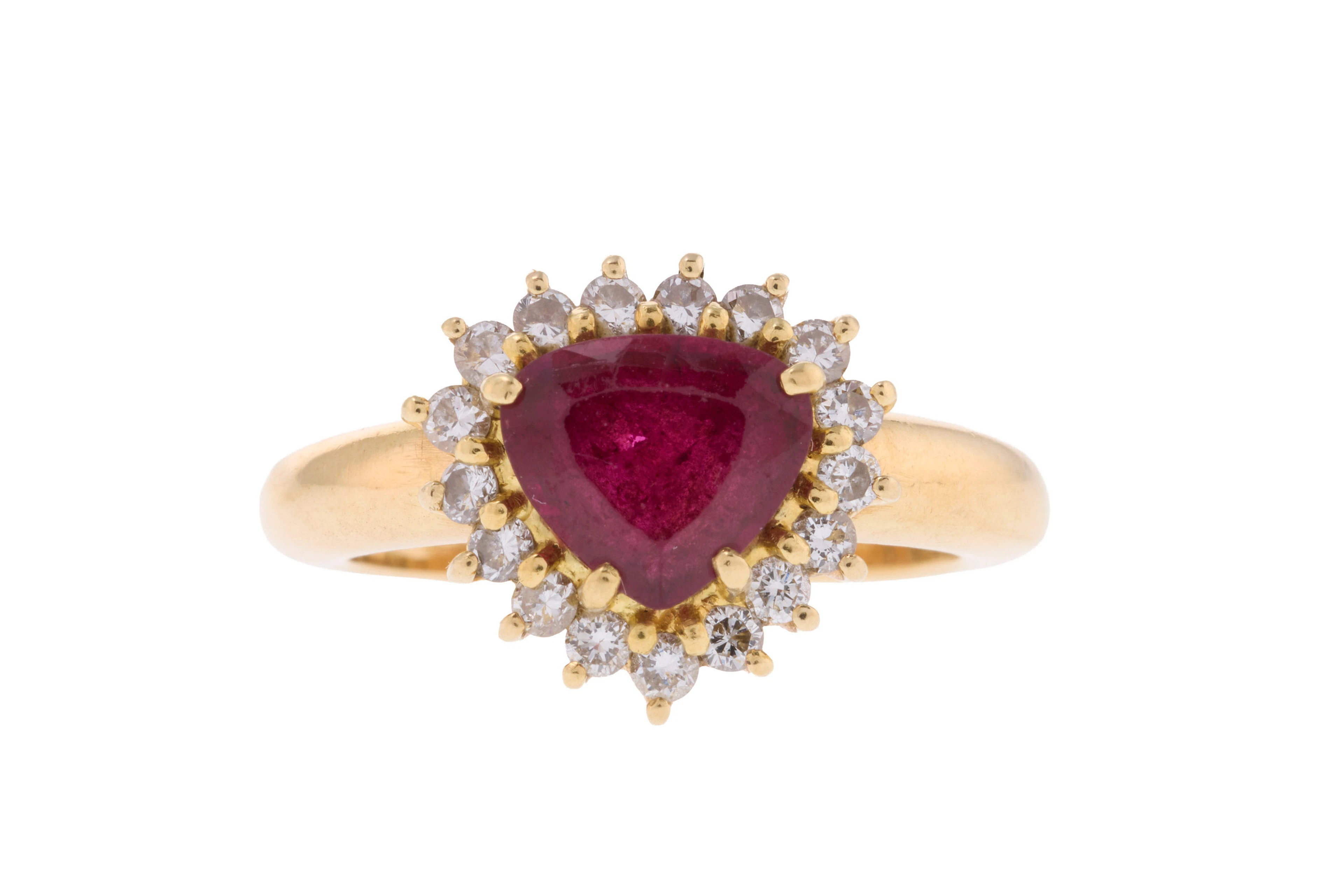 Bague or 750 sertie d'une tourmaline rose piriforme entourée de diamants