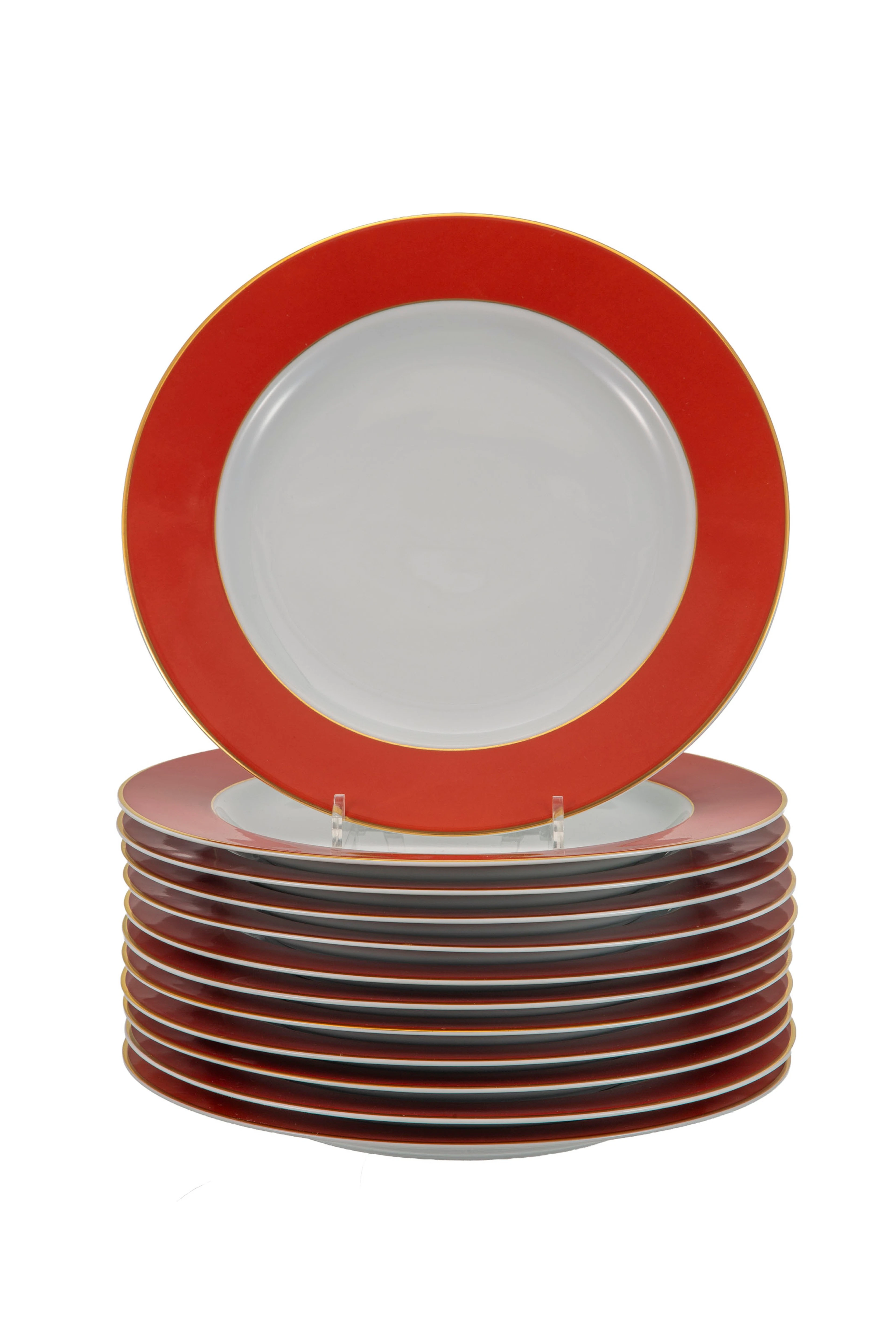 Bernardaud. Suite de 12 assiettes en porcelaine de Limoges, modèle