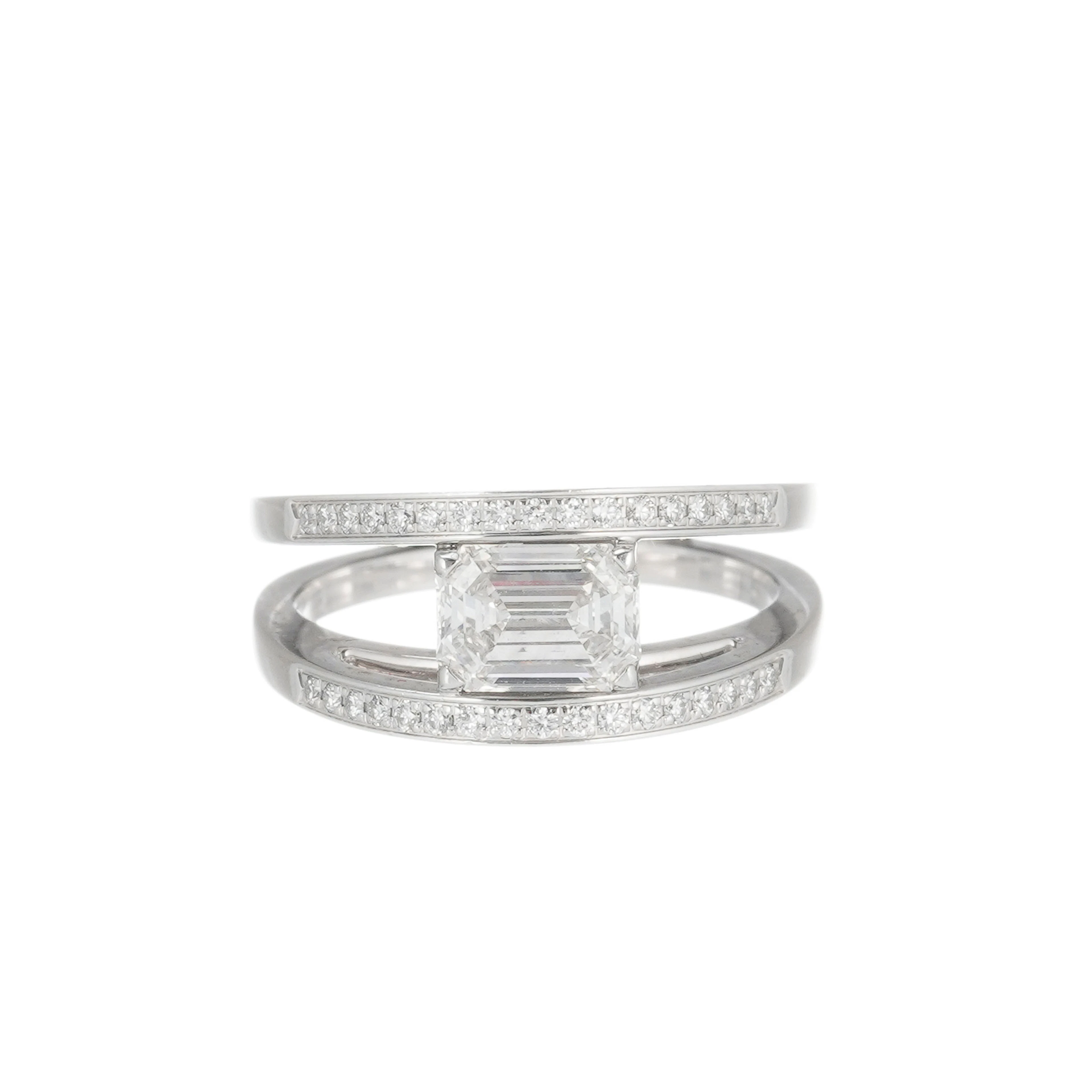 Breguet, Reine de Naples, bague or gris 750 sertie d'un diamants taille