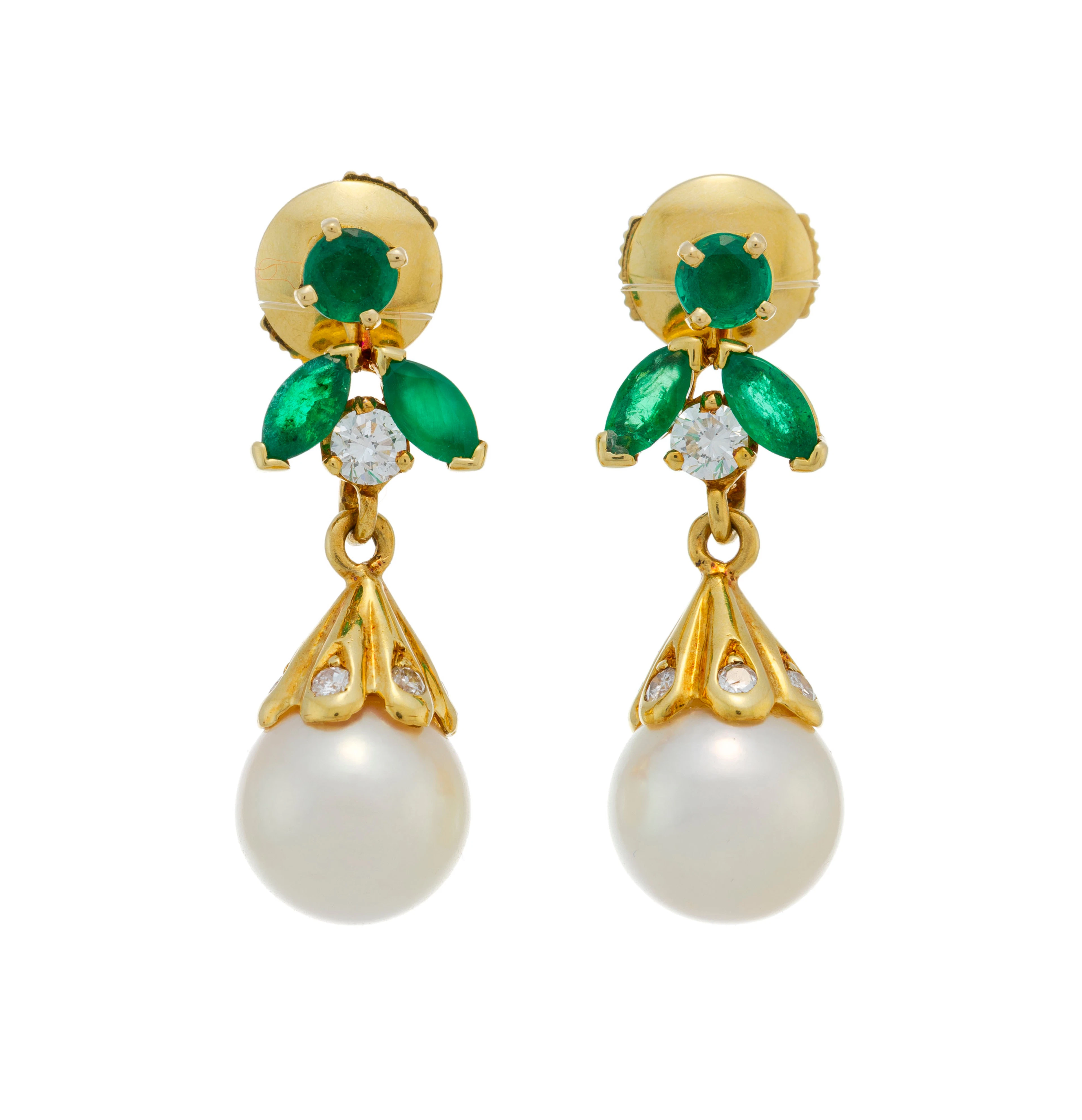 Paire de pendants d'oreilles or 750 sertis d'émeraudes taille marquise