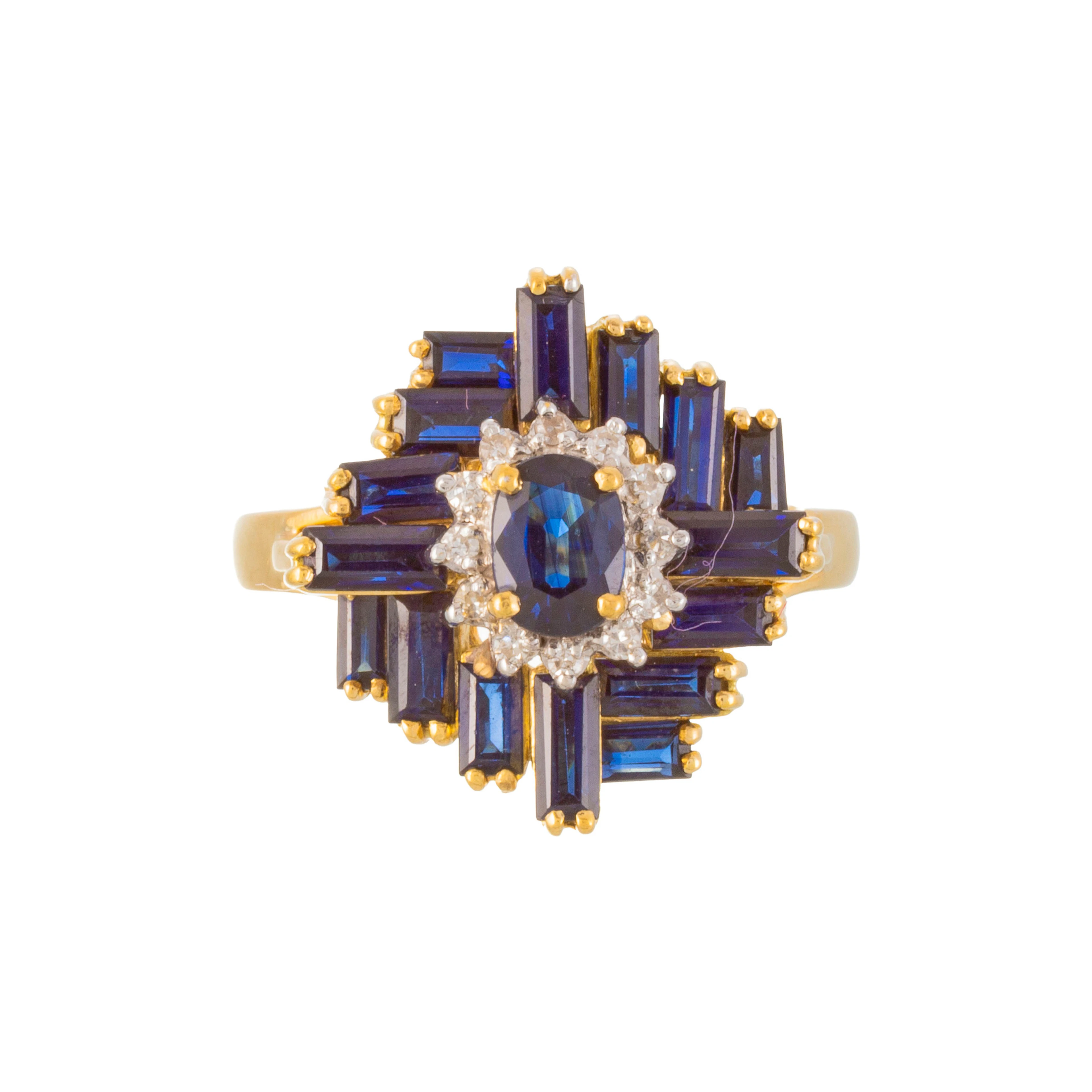 Bague 2 ors 750 sertie d'un saphir ovale entouré de diamants taille