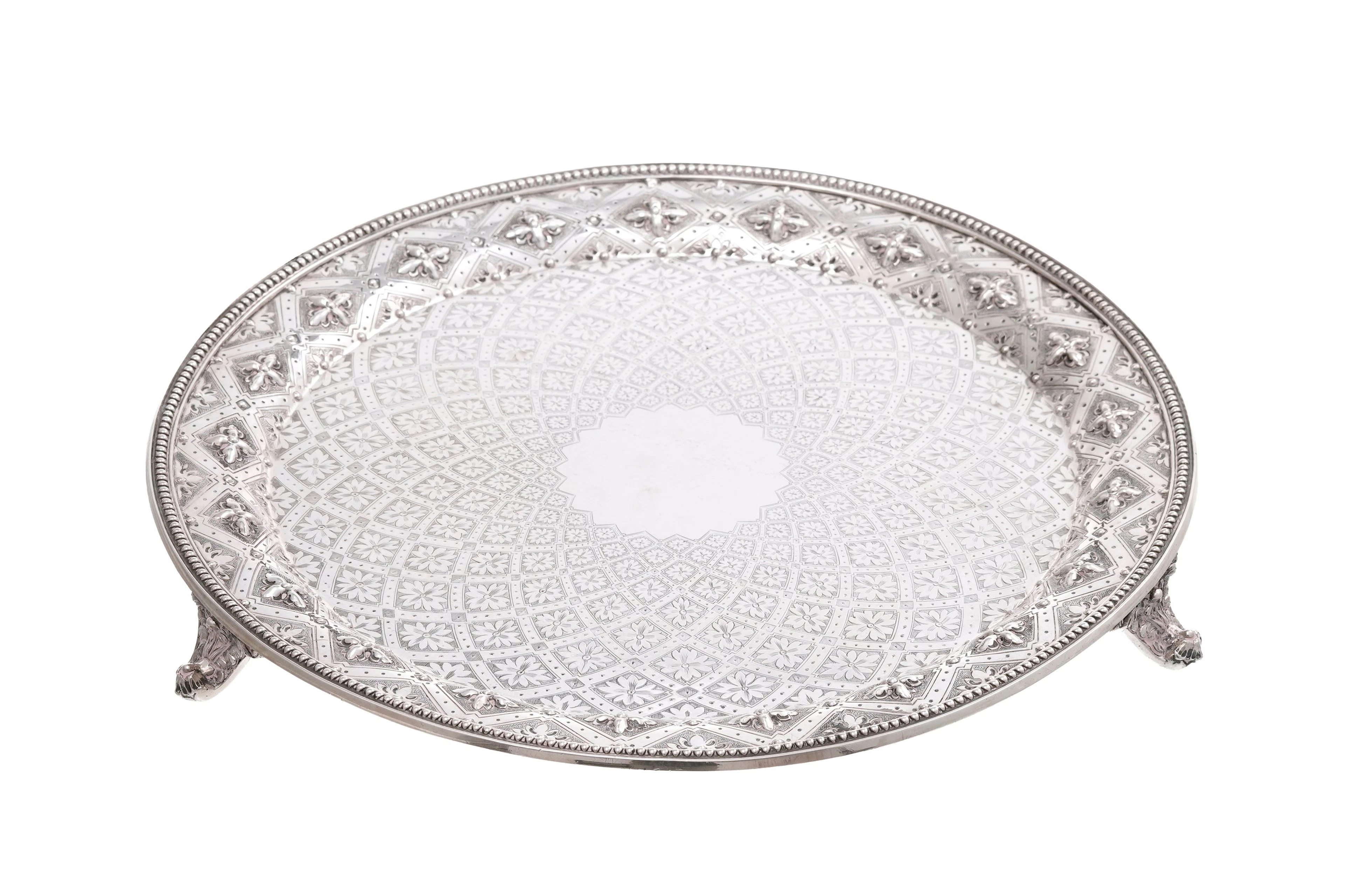 Plateau rond de présentation d'époque Victorienne en argent, Sheffield