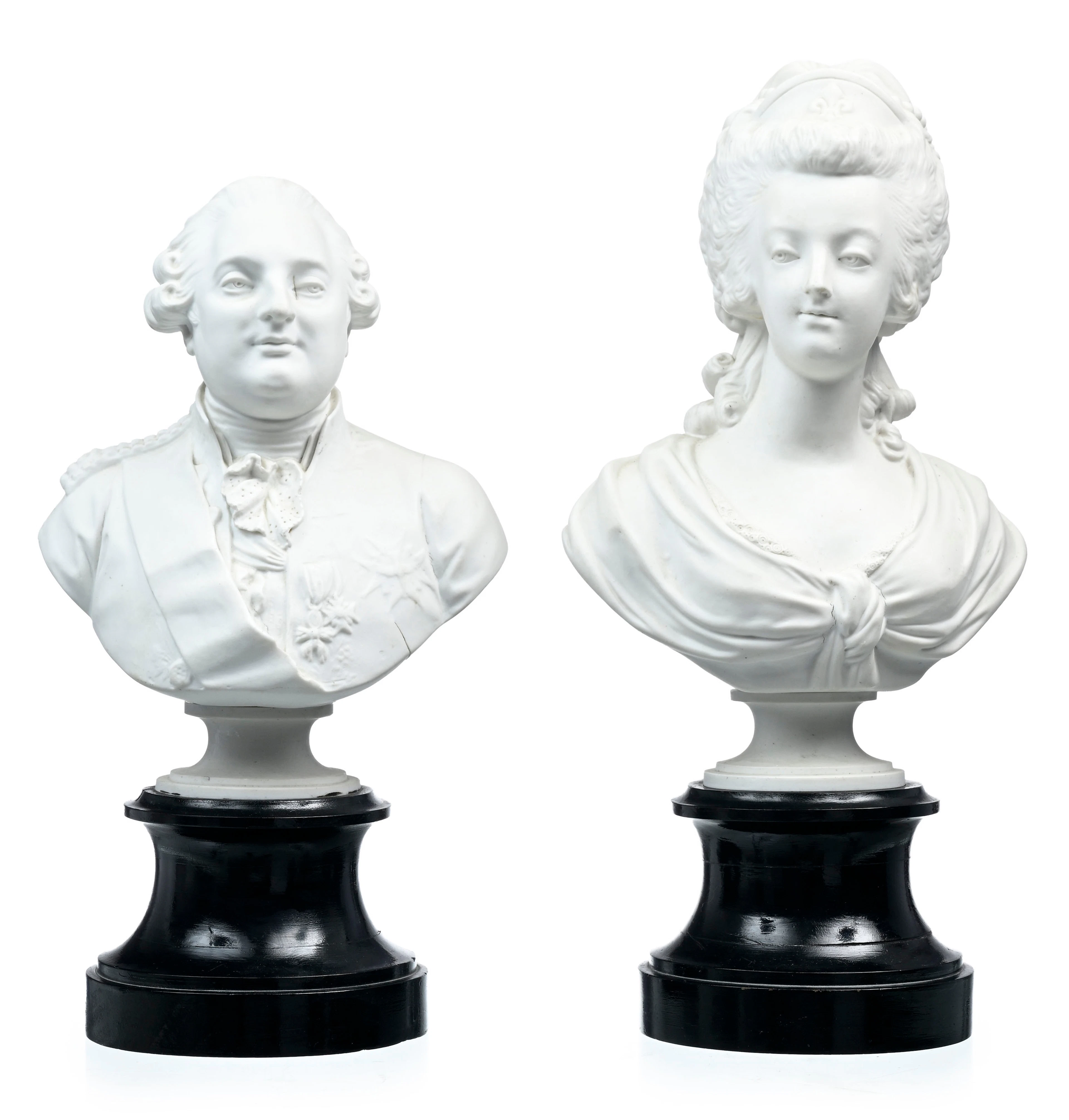 Paire de bustes de Louis XVI et Marie-Antoinette en biscuit, XXe s.