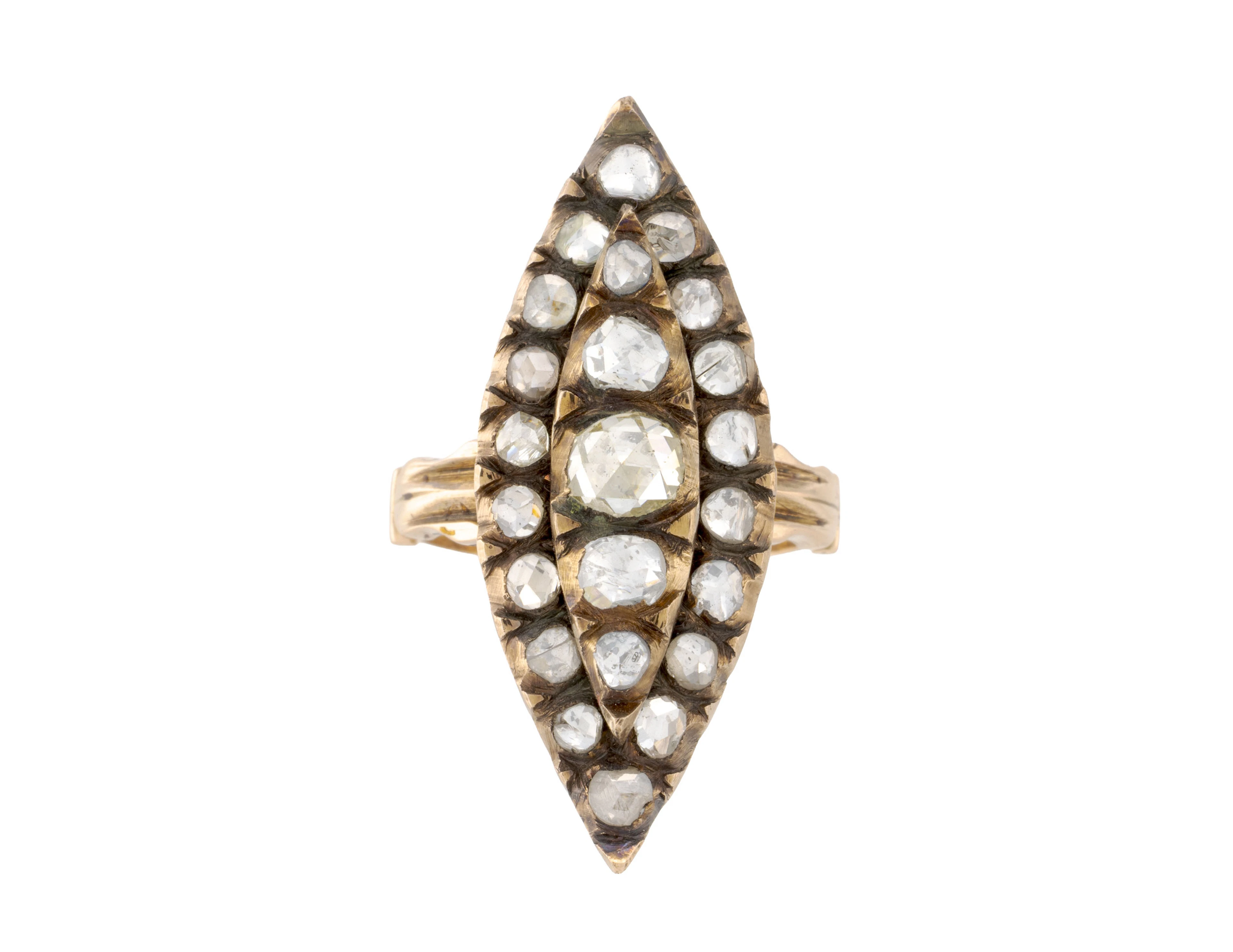 Bague marquise de style XIXe s., en or 585 sertie foilback de diamants